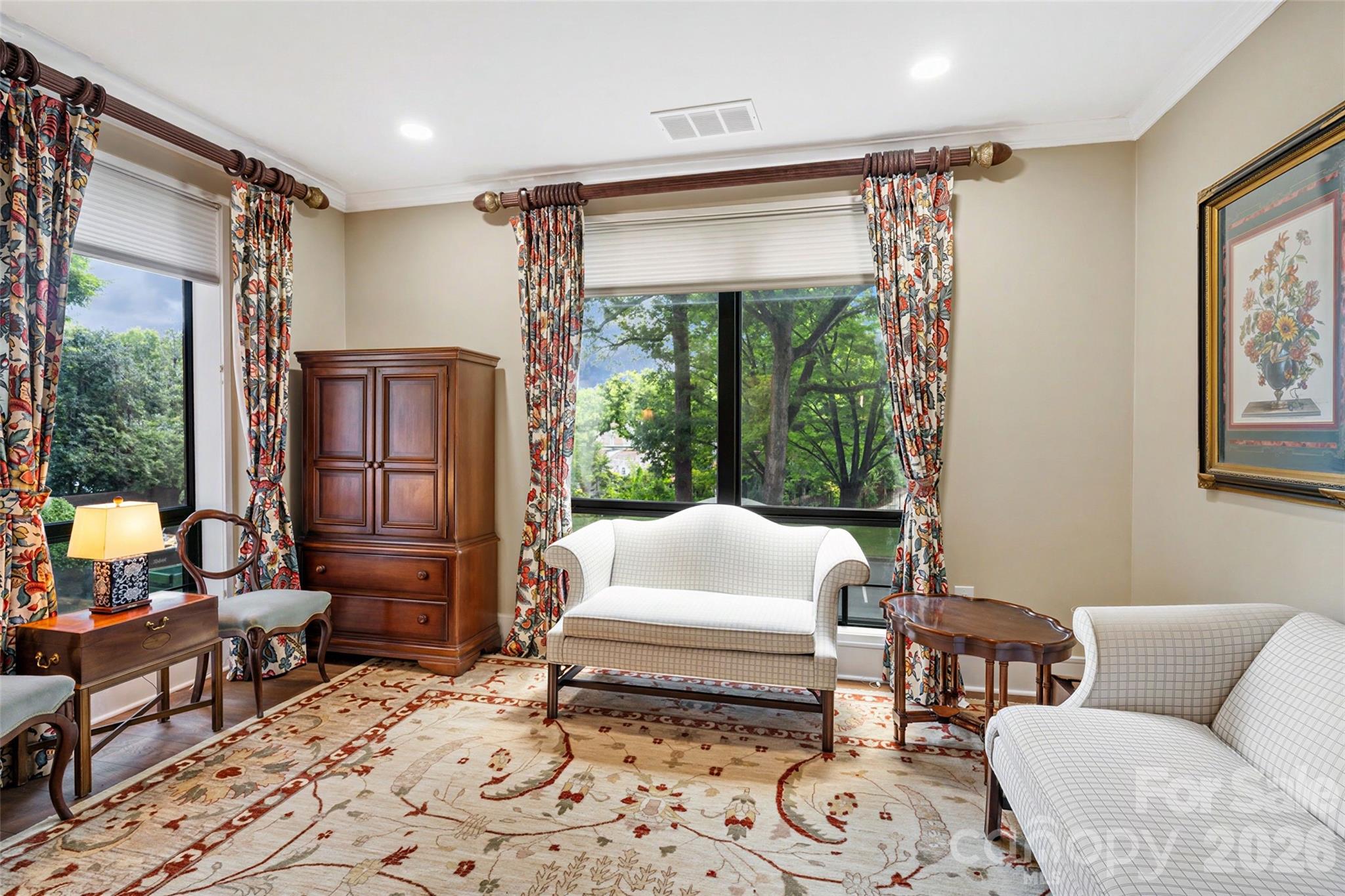 810 Cherokee Road — Charlotte