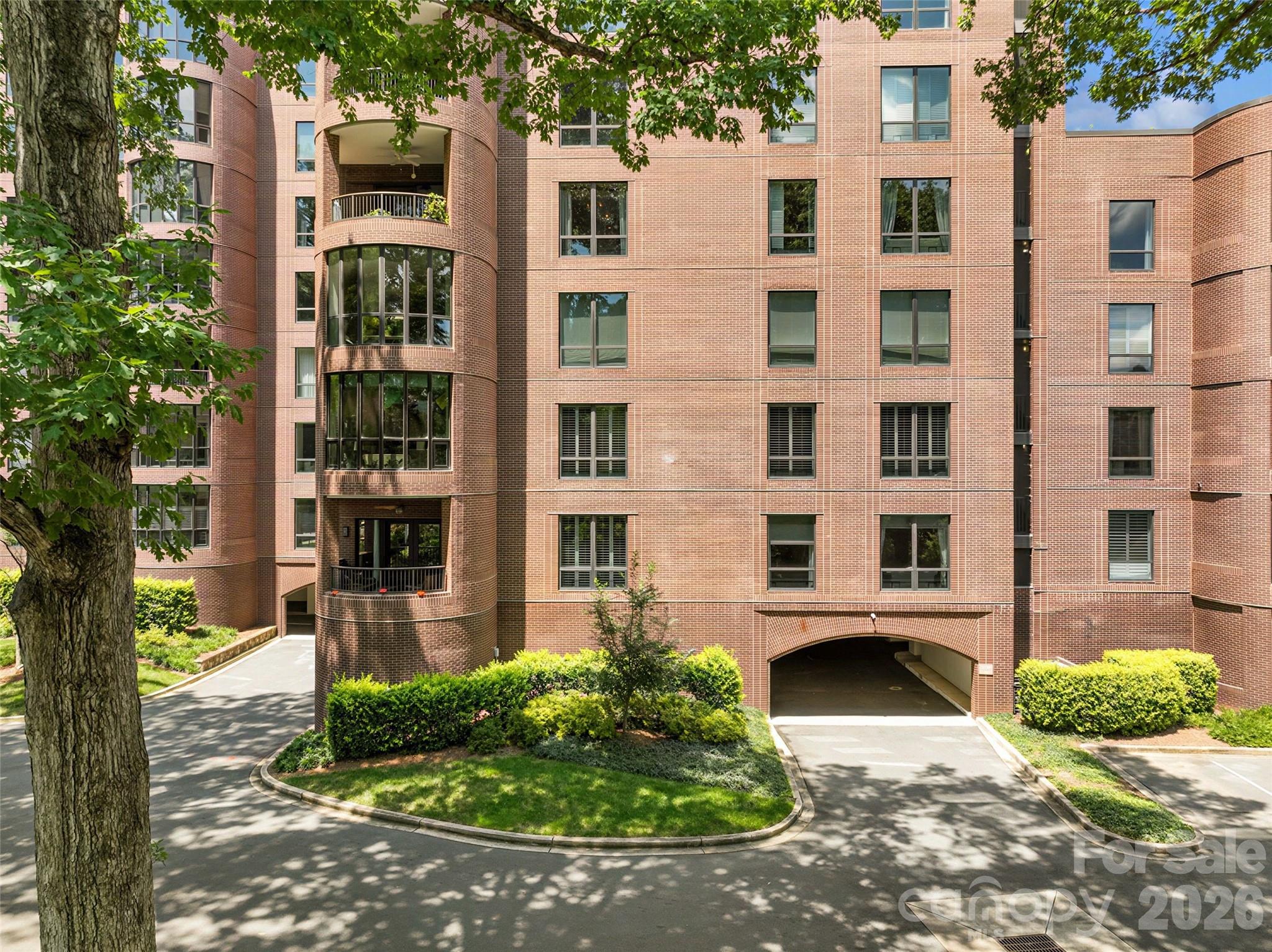 810 Cherokee Road — Charlotte