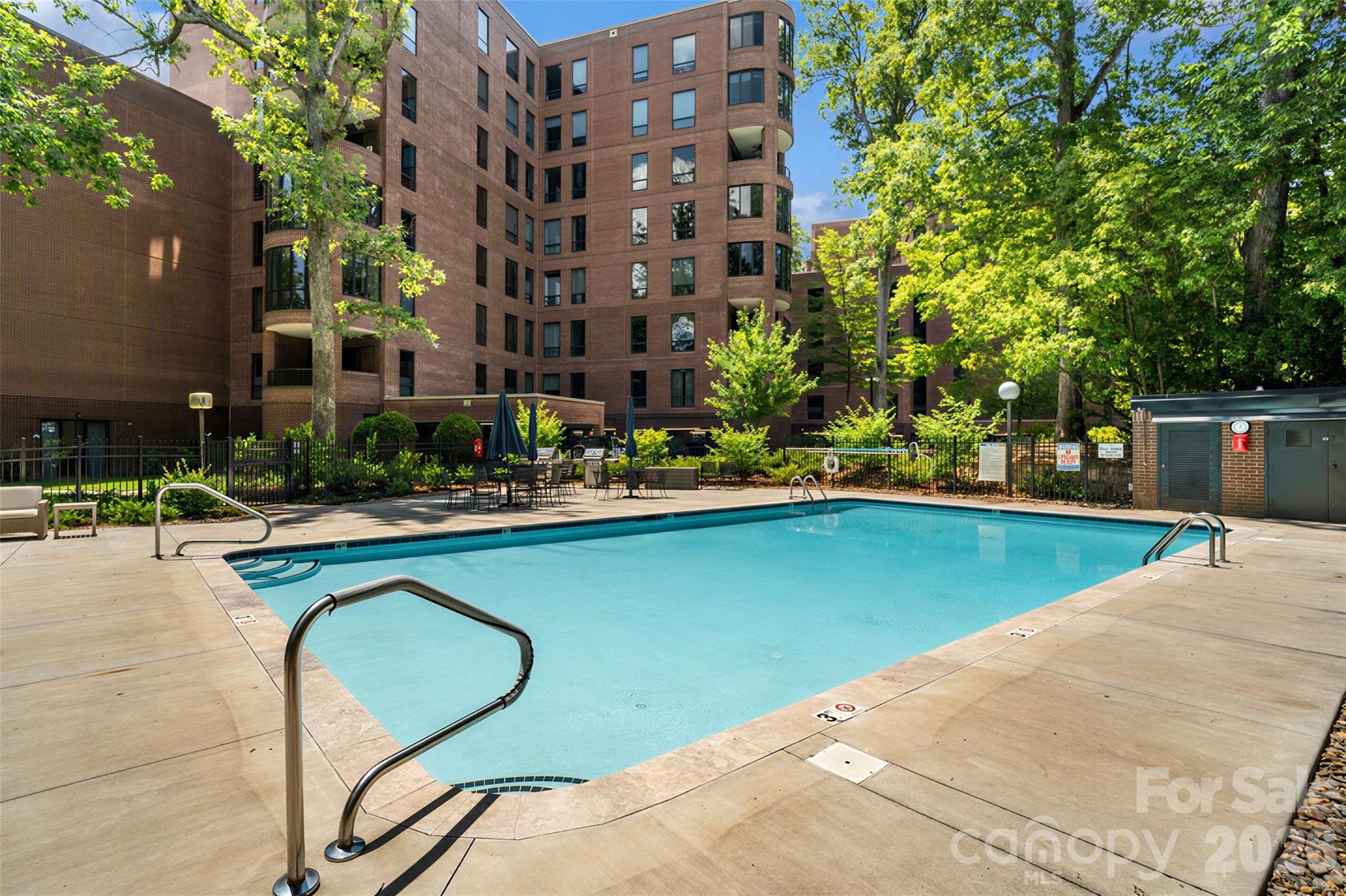 810 Cherokee Road — Charlotte