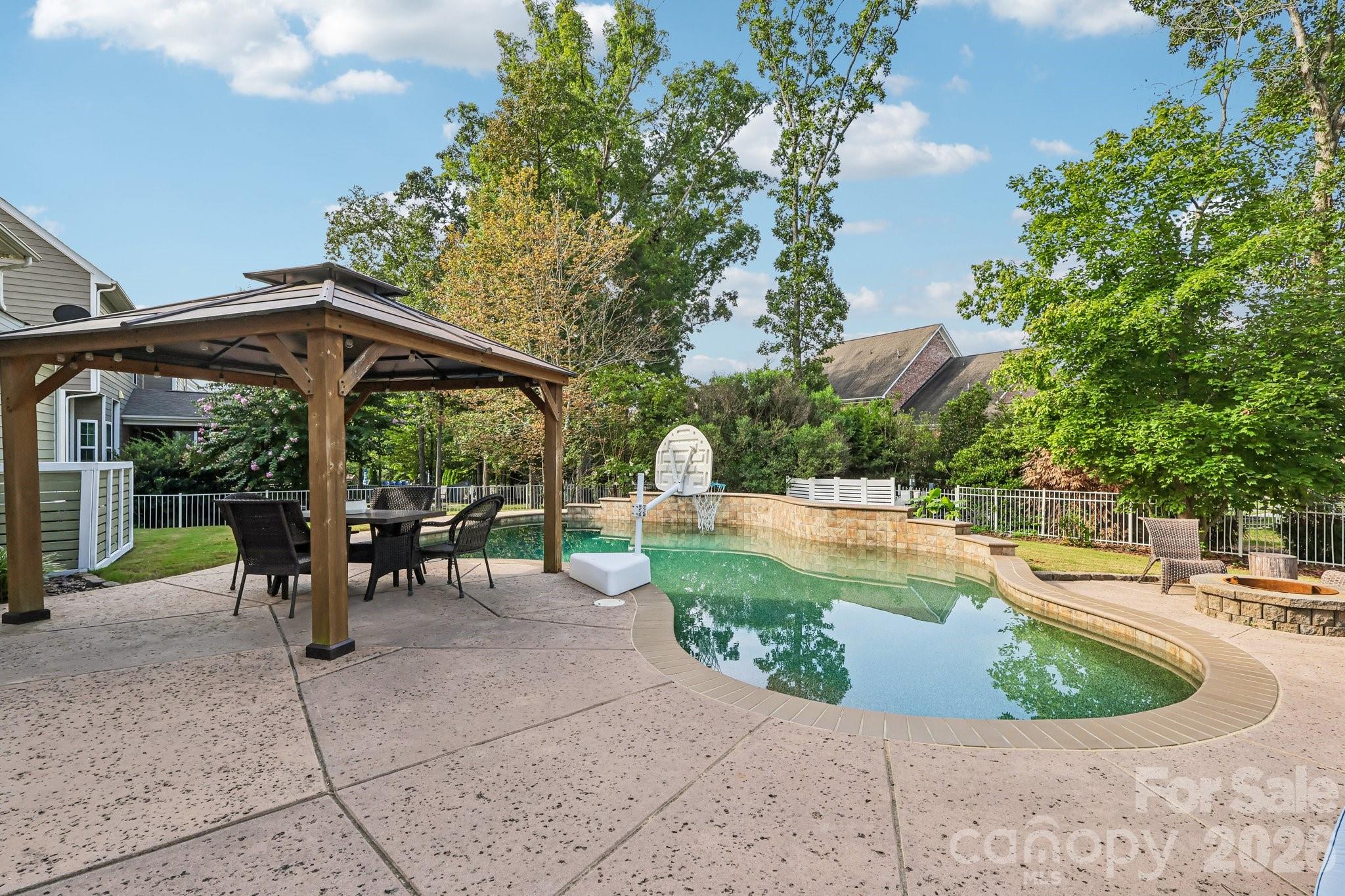 3812 Litchfield Drive — Waxhaw