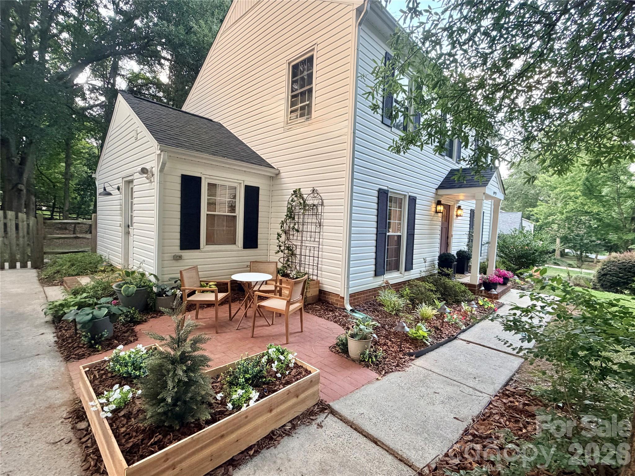 8929 Gamesford Drive — Charlotte