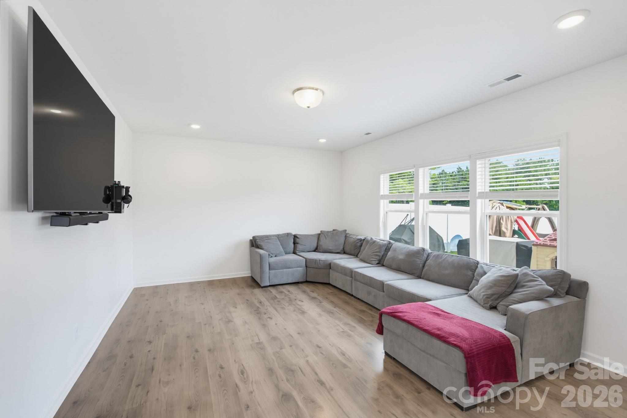 5016 Mooreland Oaks Way — Mount Holly