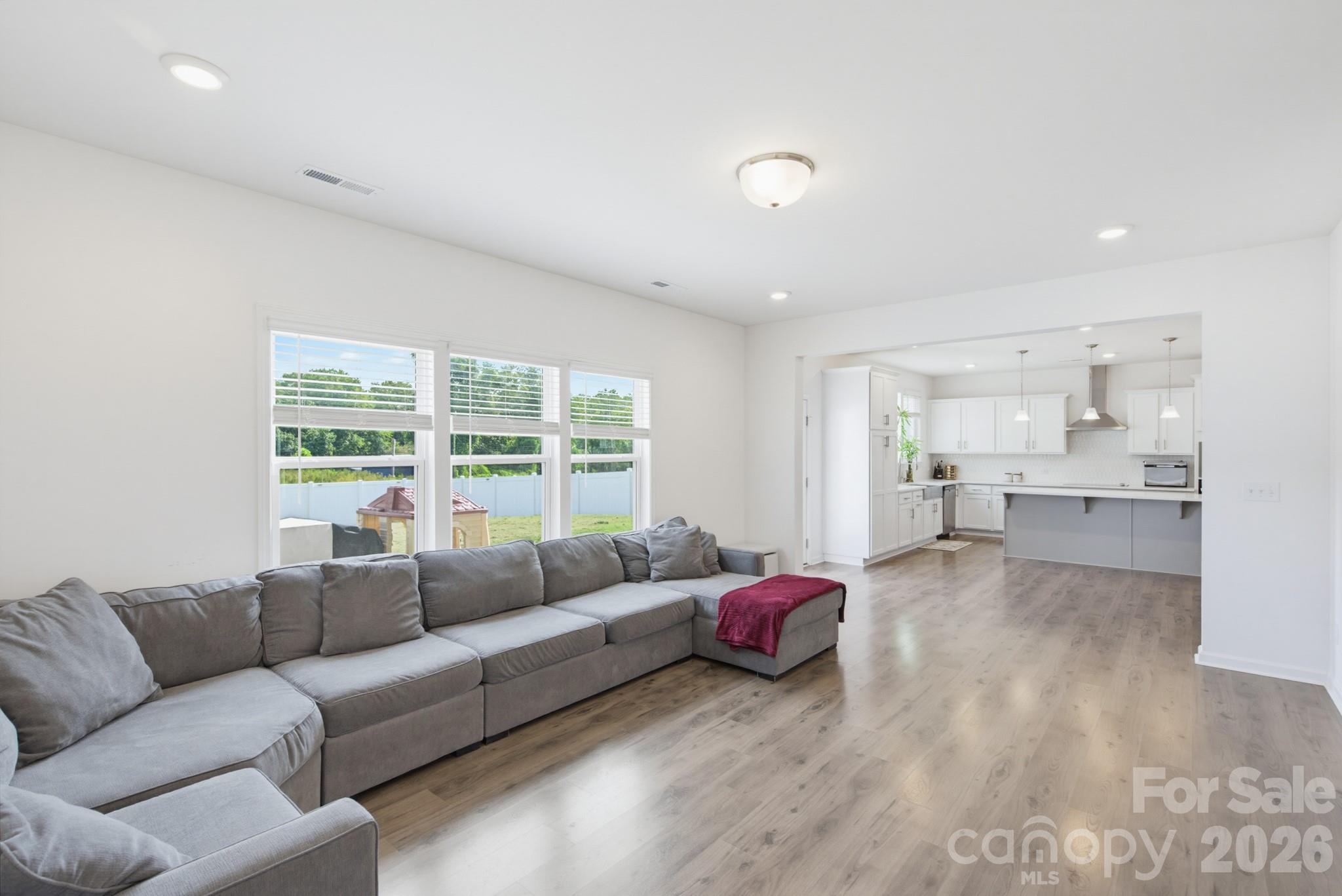 5016 Mooreland Oaks Way — Mount Holly