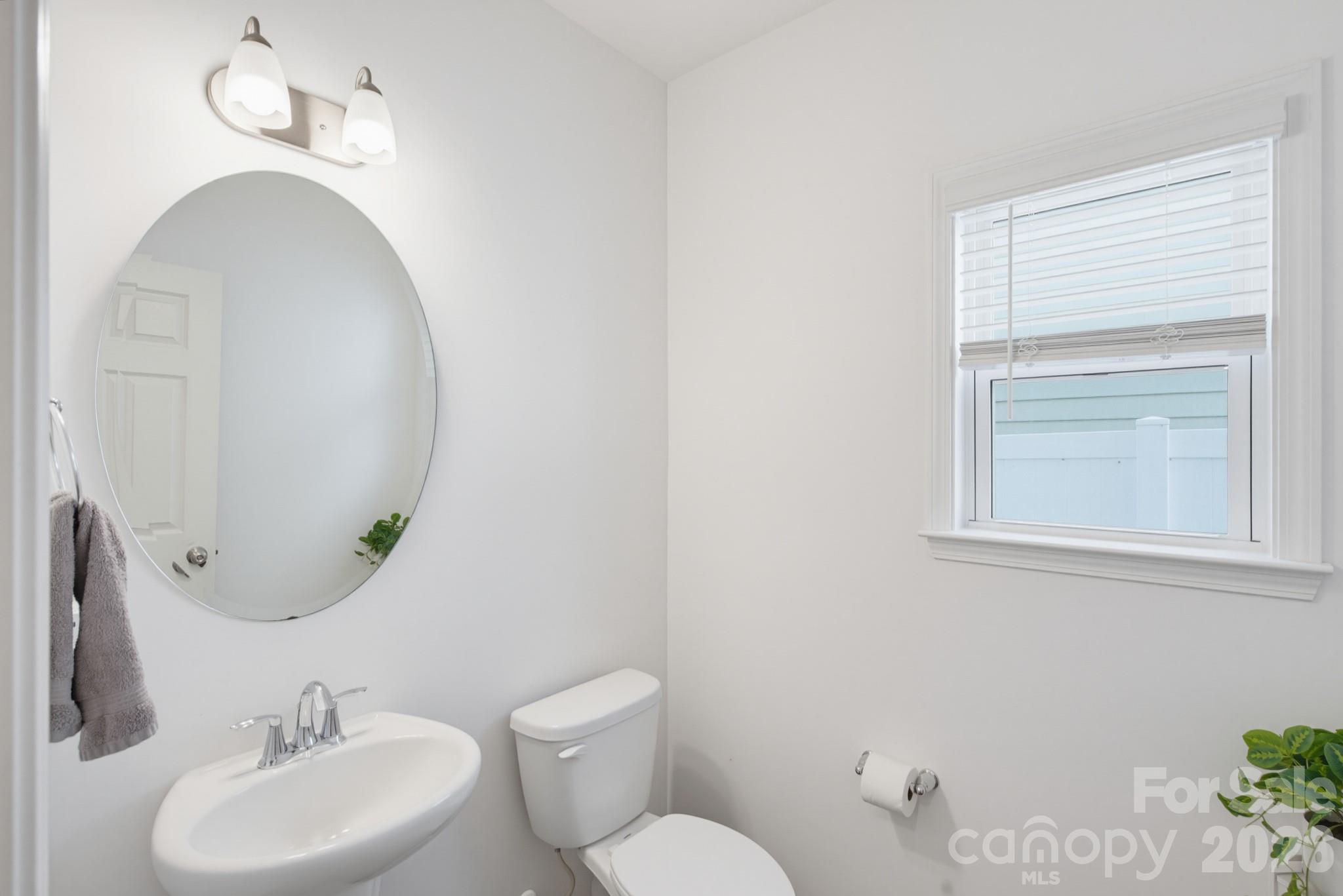 5016 Mooreland Oaks Way — Mount Holly