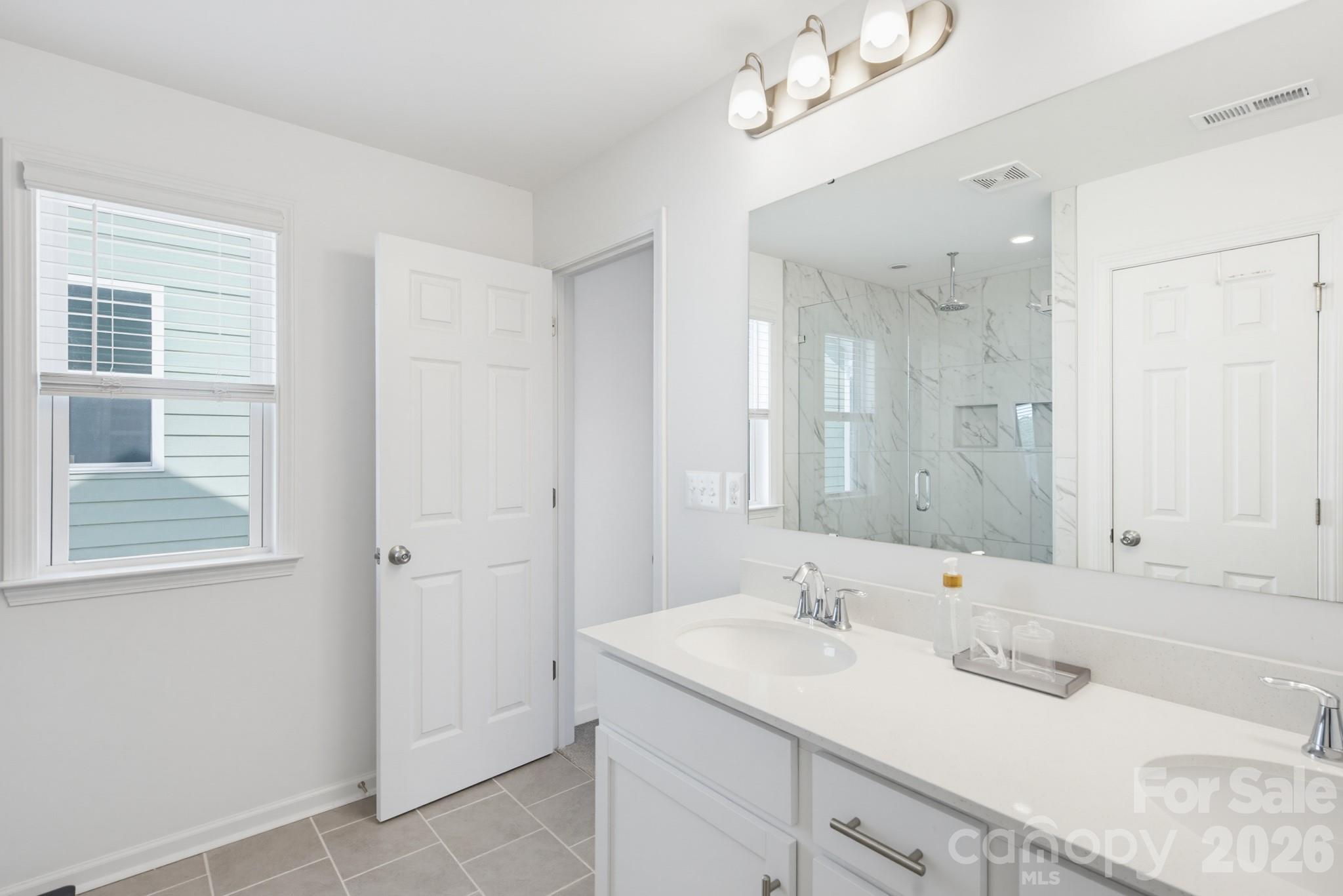 5016 Mooreland Oaks Way — Mount Holly