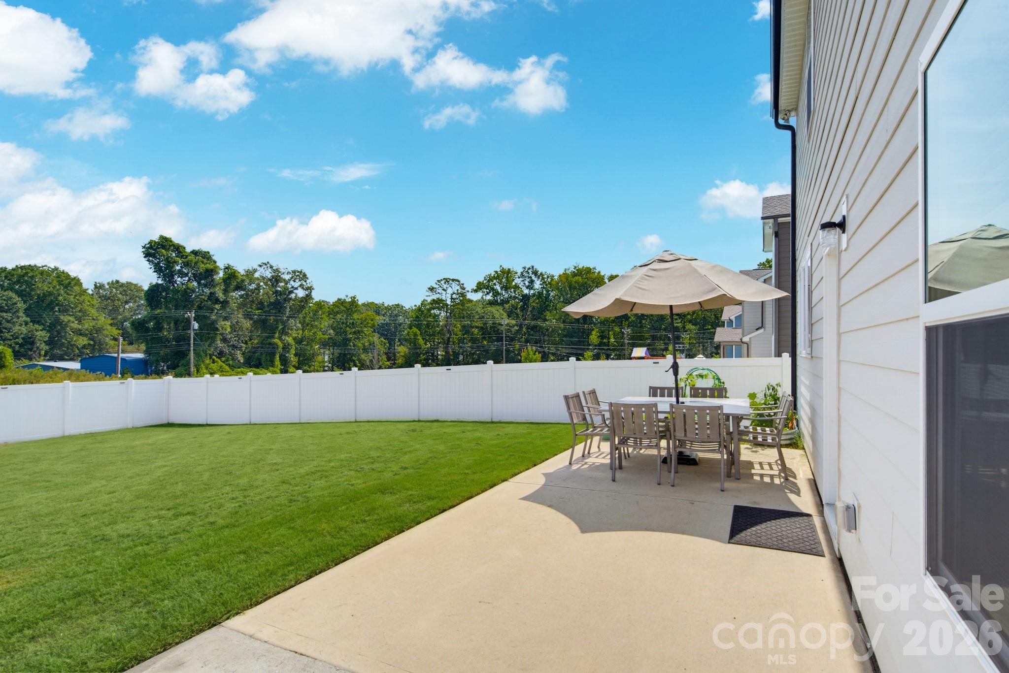 5016 Mooreland Oaks Way — Mount Holly
