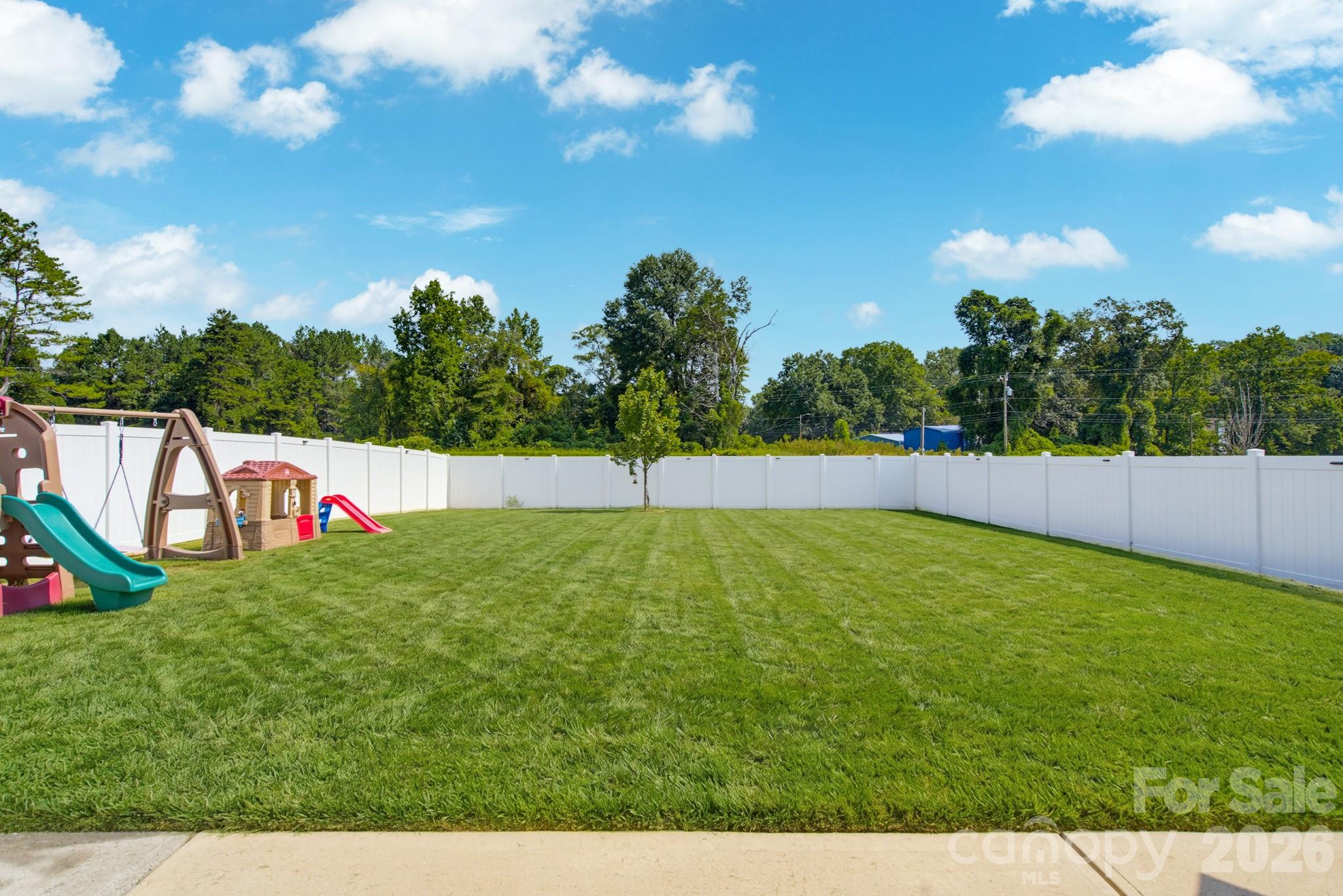 5016 Mooreland Oaks Way — Mount Holly