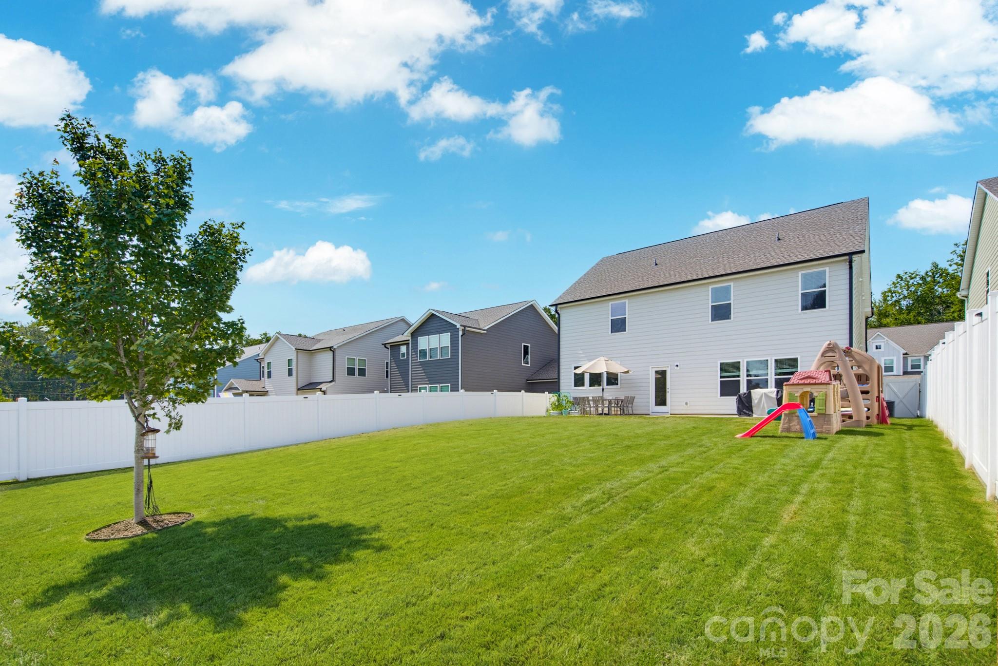 5016 Mooreland Oaks Way — Mount Holly