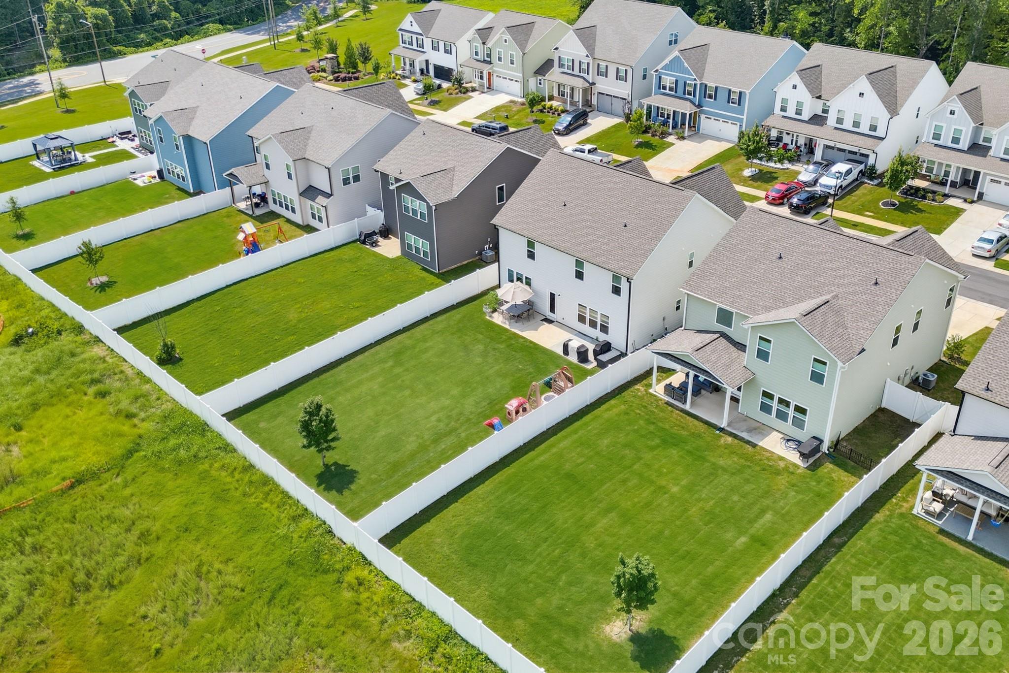 5016 Mooreland Oaks Way — Mount Holly