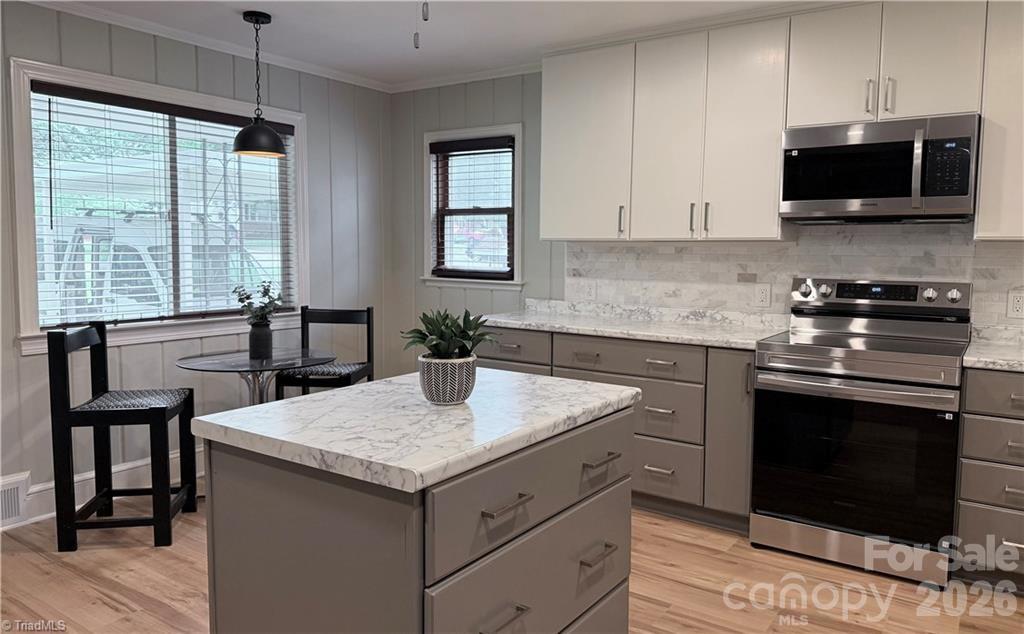 323 Western Boulevard — Lexington