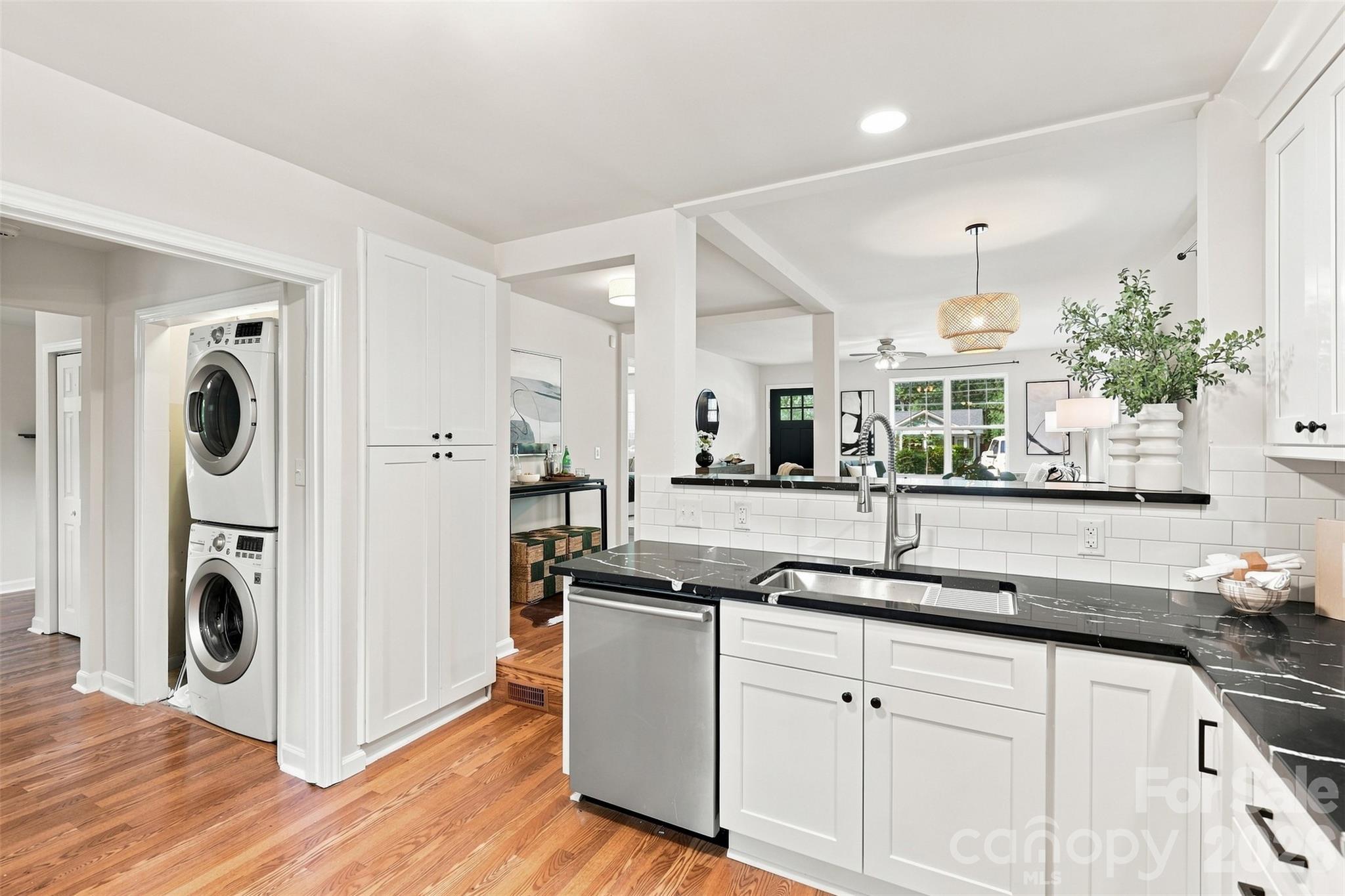 1815 Arnold Drive — Charlotte