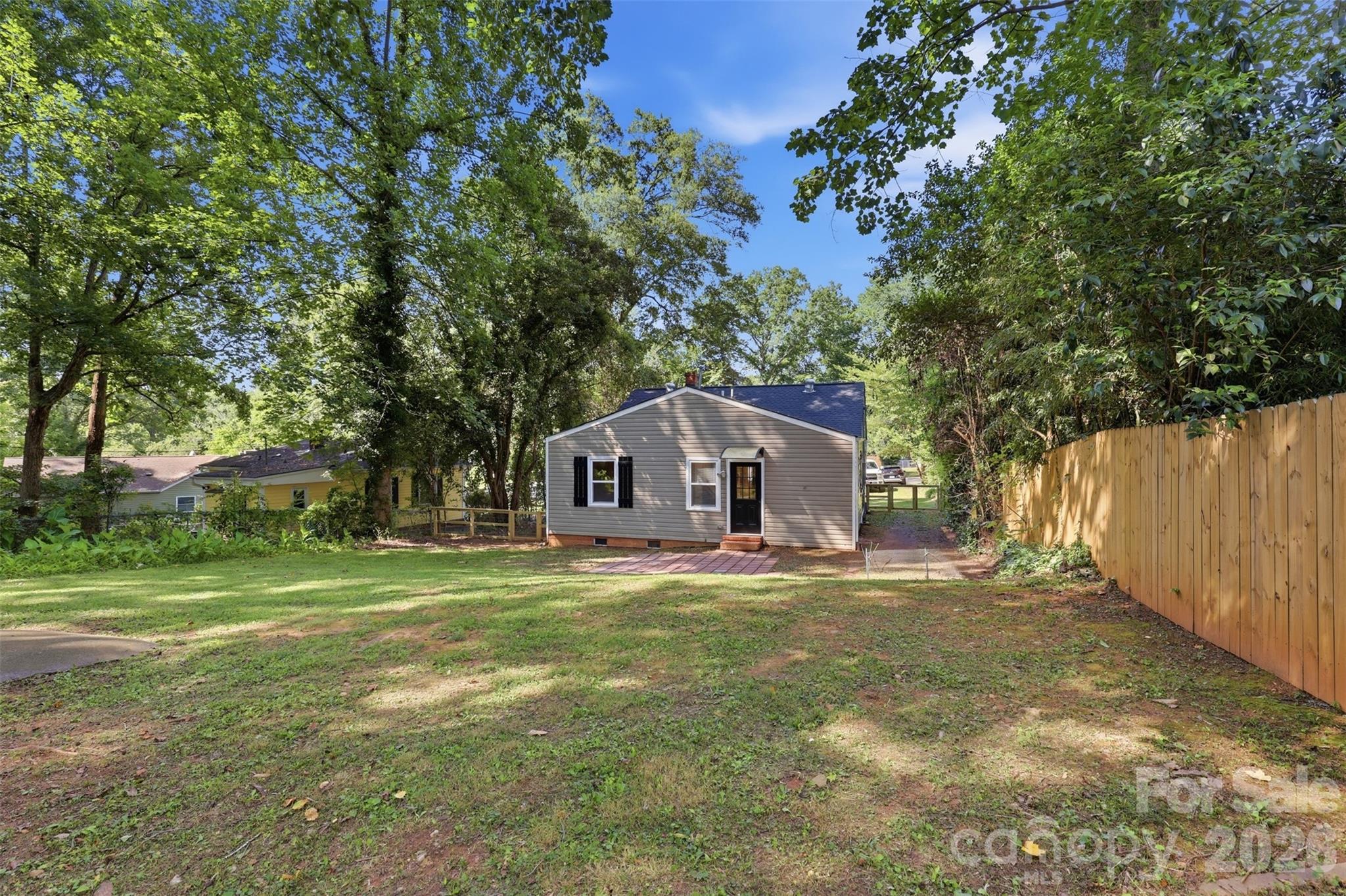 1815 Arnold Drive — Charlotte