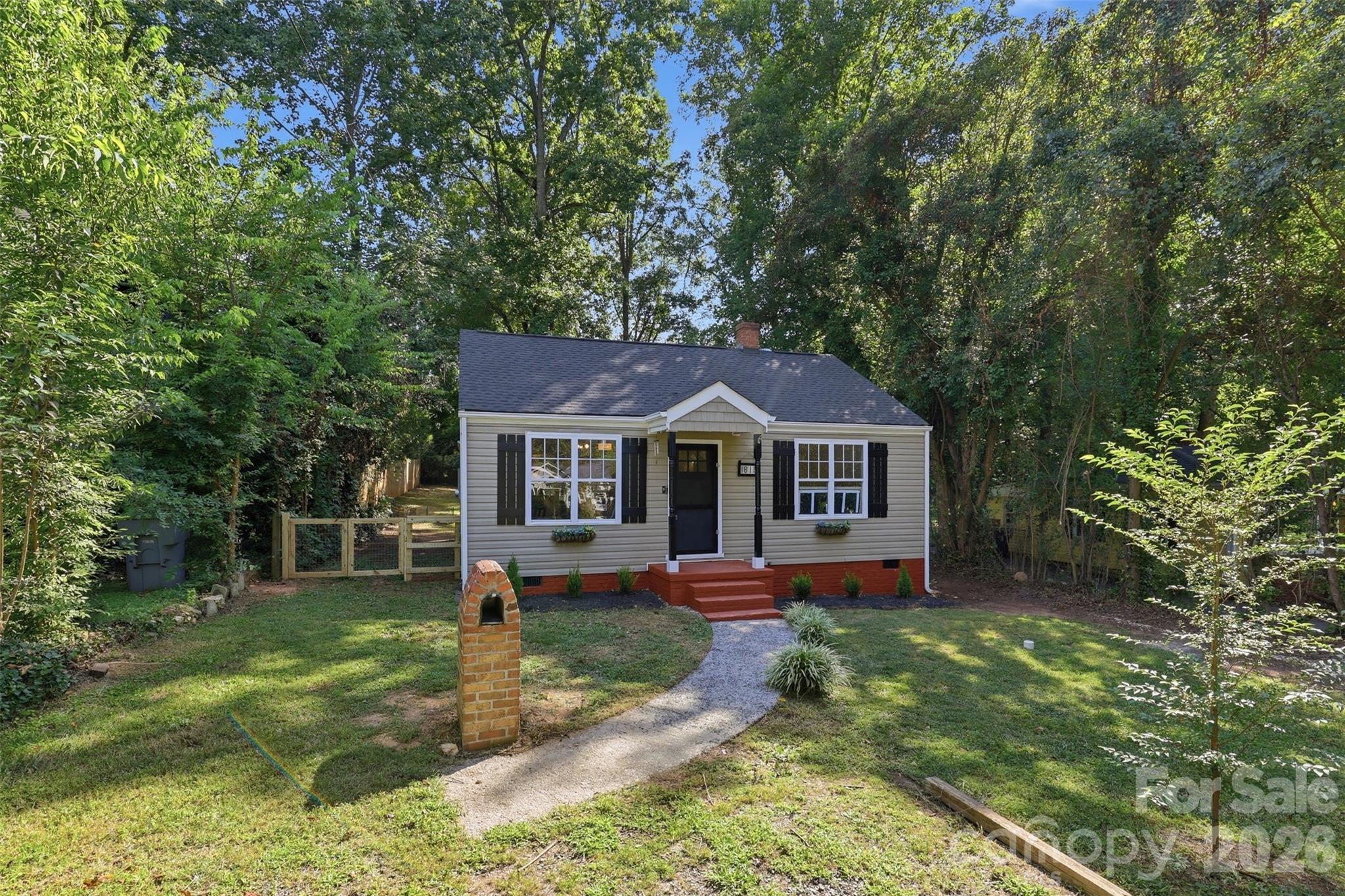 1815 Arnold Drive — Charlotte