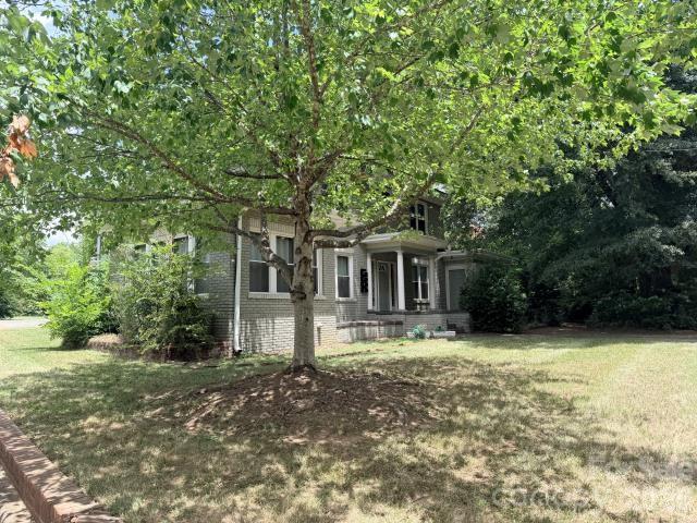 801 E Marion Street — Shelby