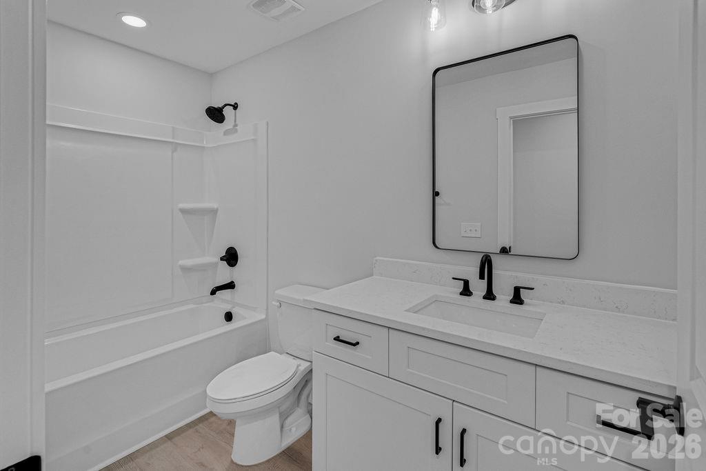520 E Second Avenue — Gastonia