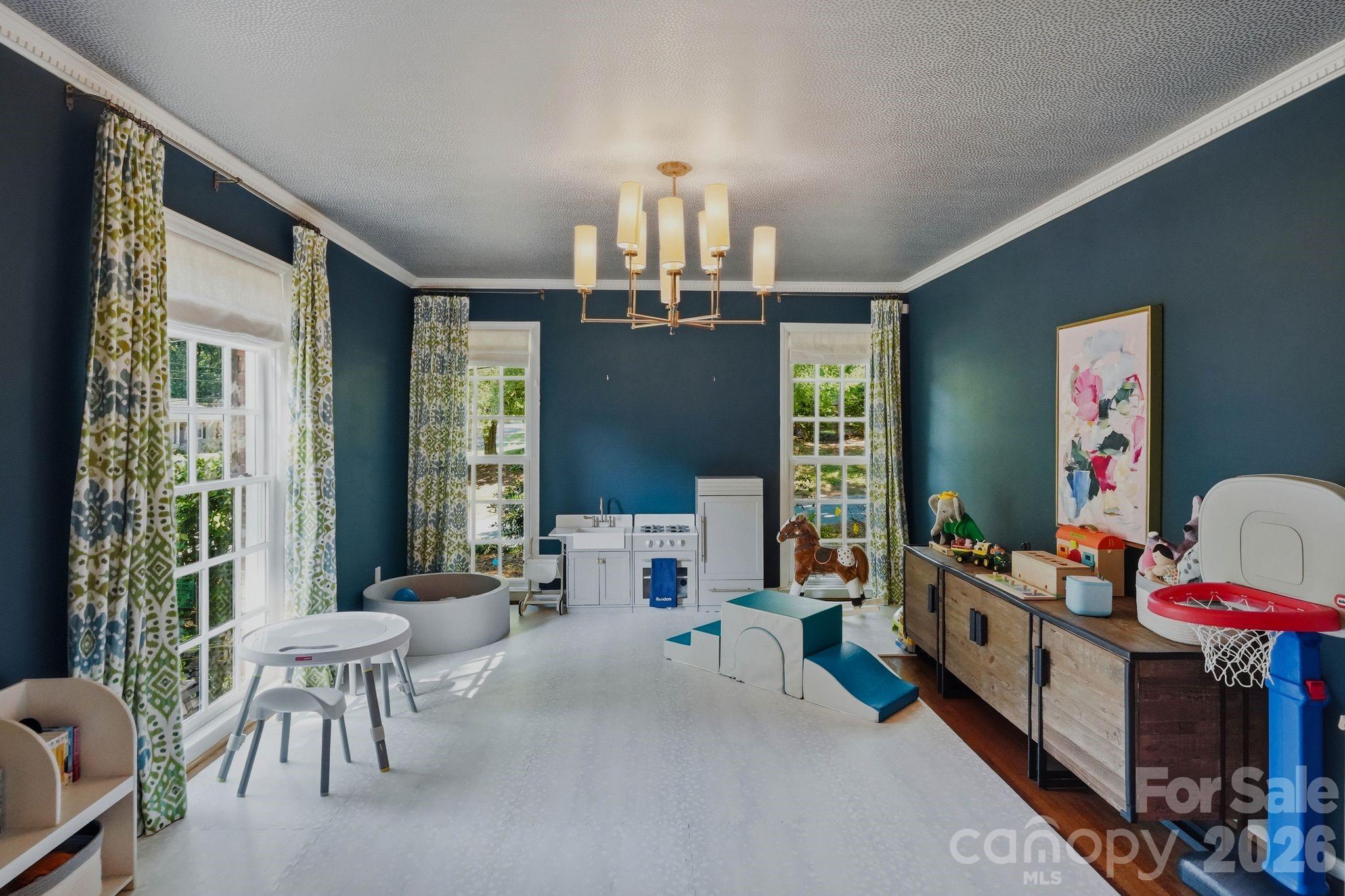 3901 Severn Avenue — Charlotte