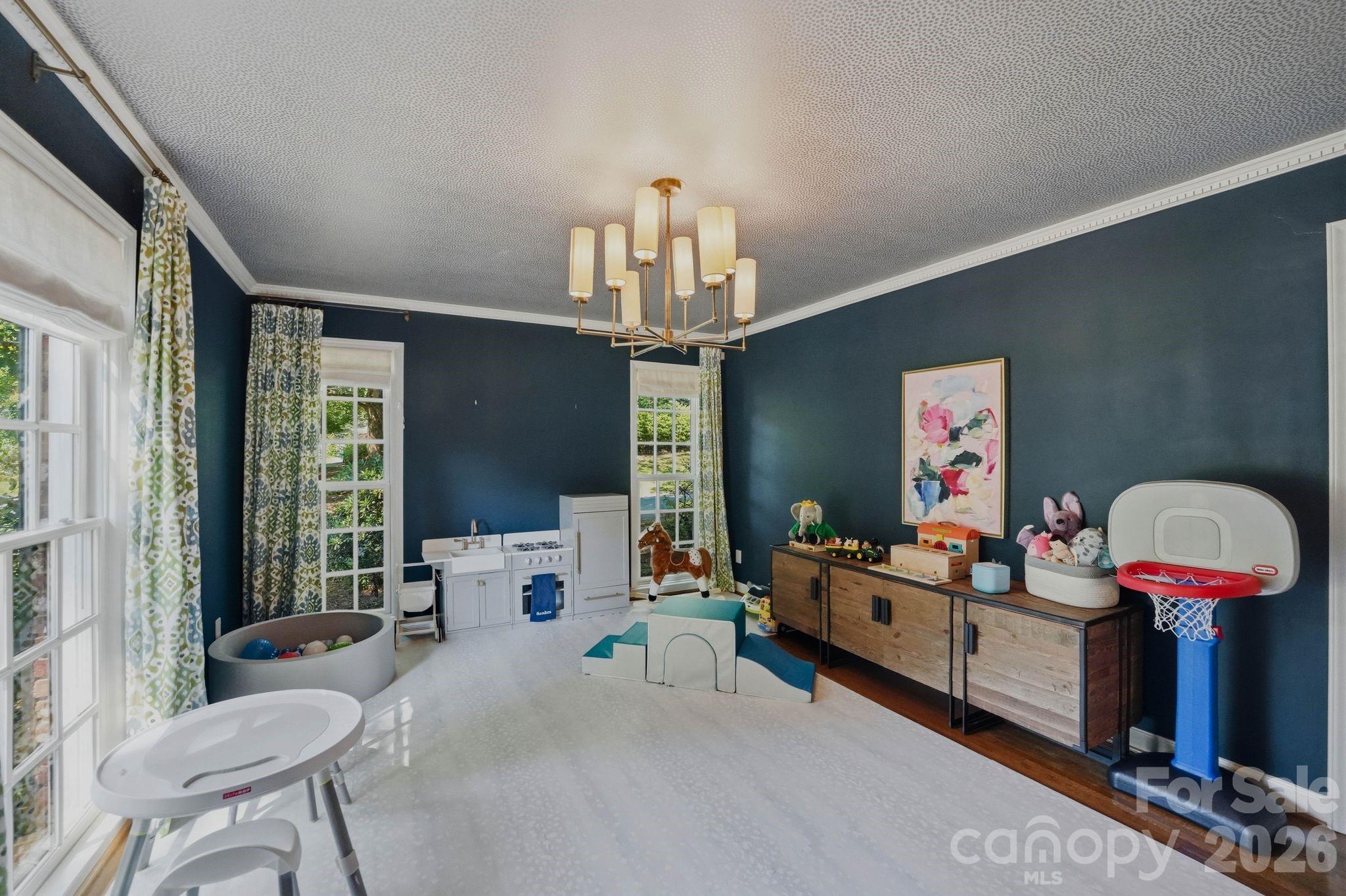 3901 Severn Avenue — Charlotte