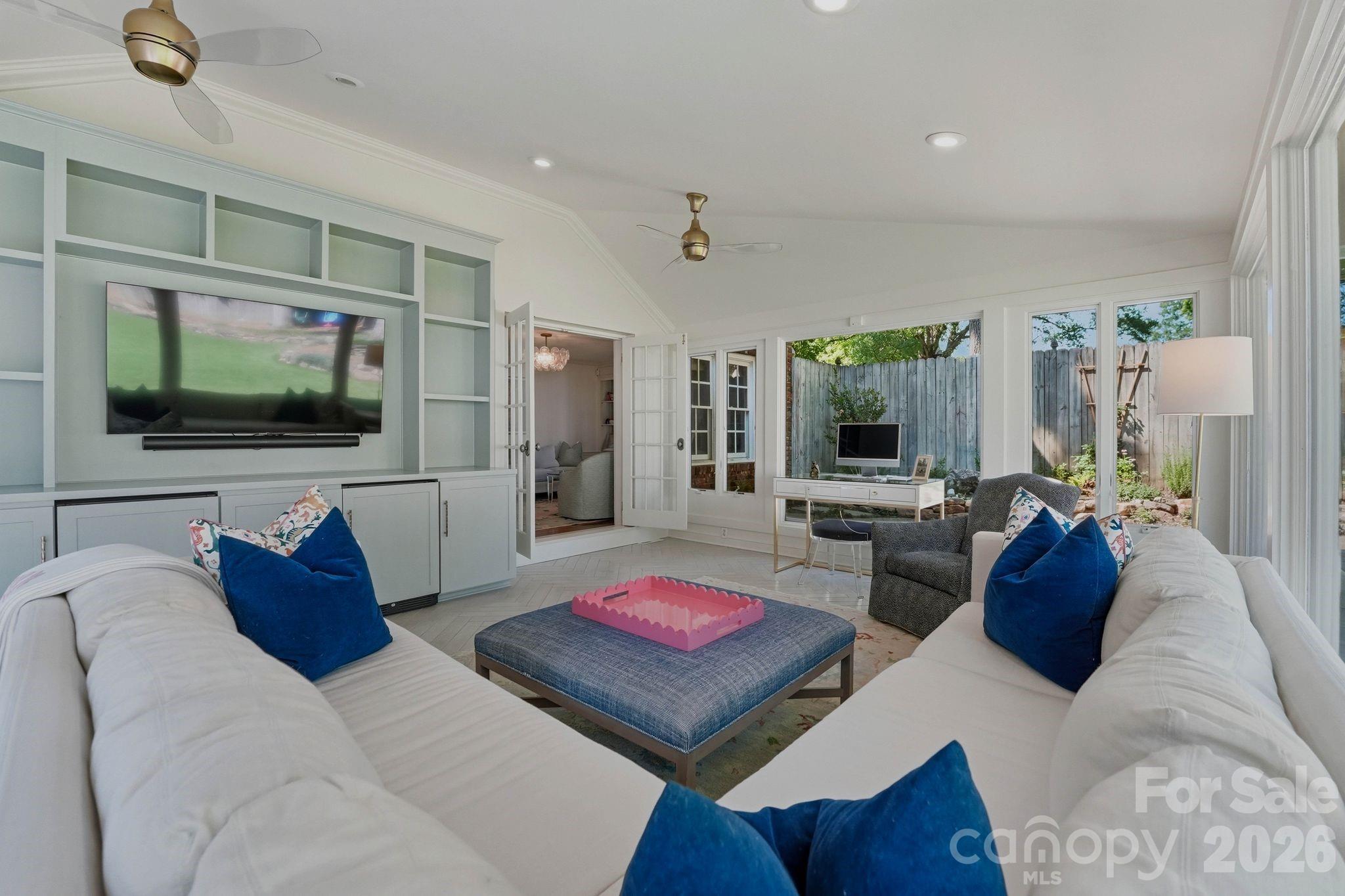 3901 Severn Avenue — Charlotte