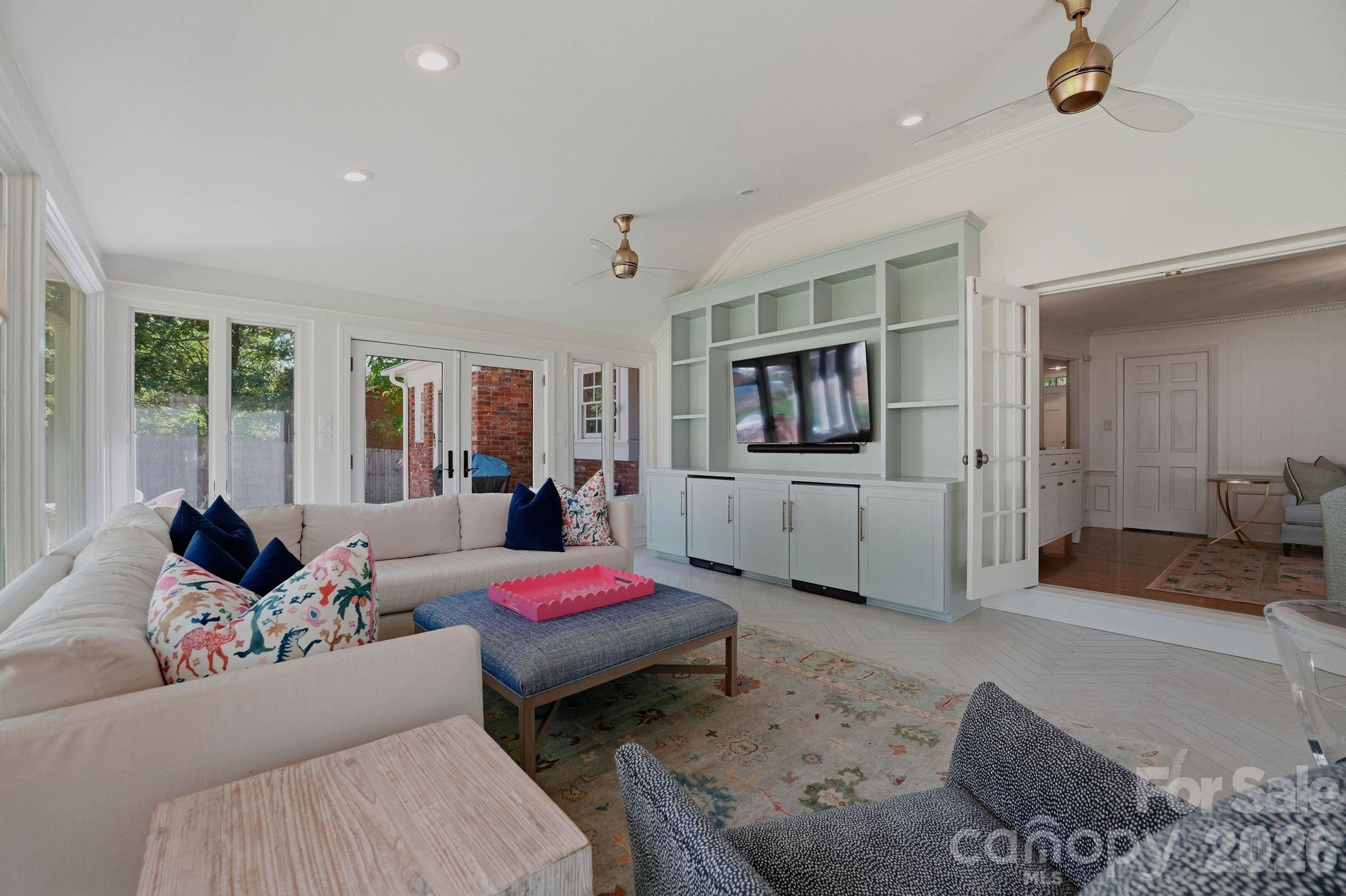3901 Severn Avenue — Charlotte