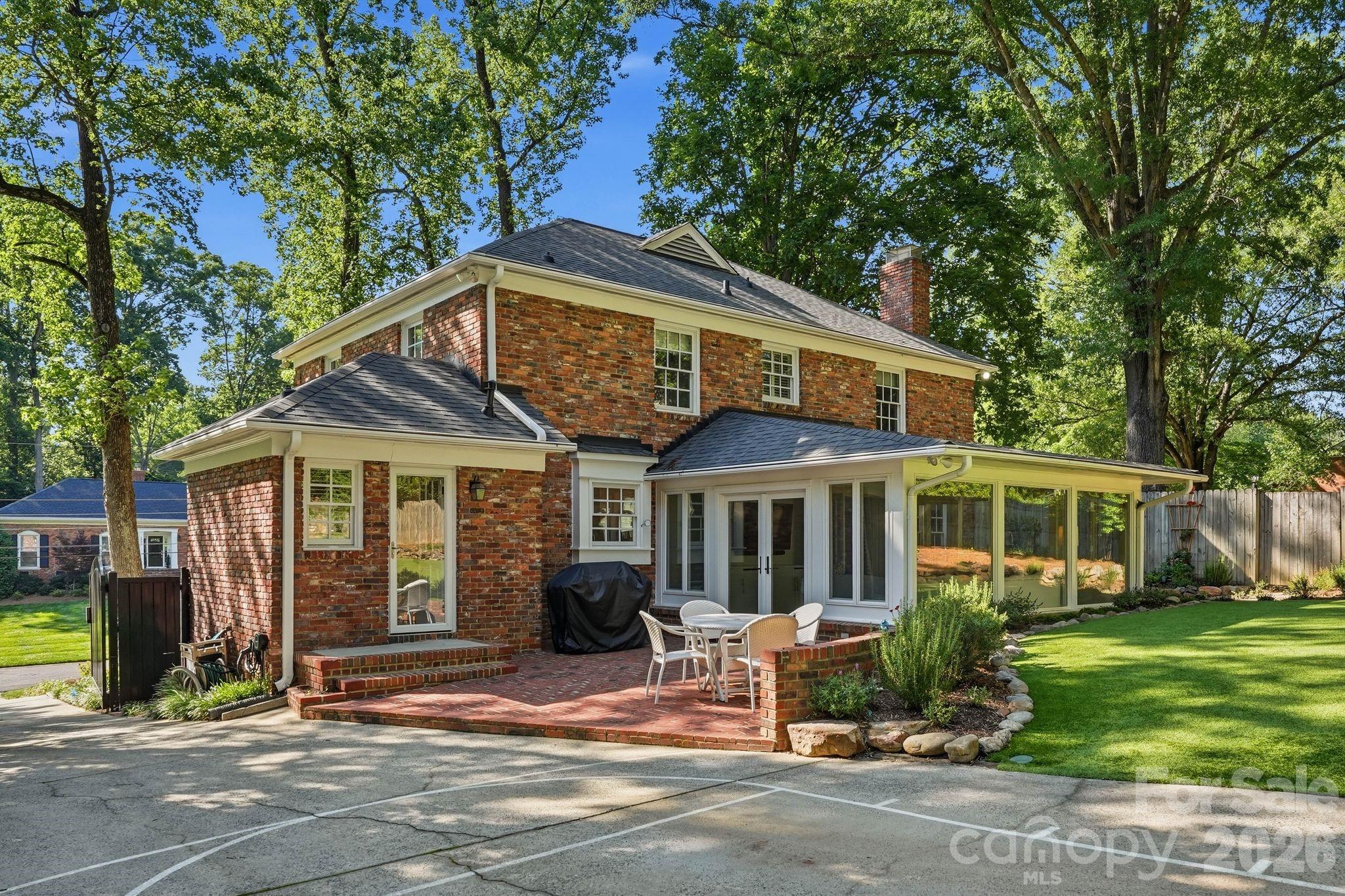3901 Severn Avenue — Charlotte