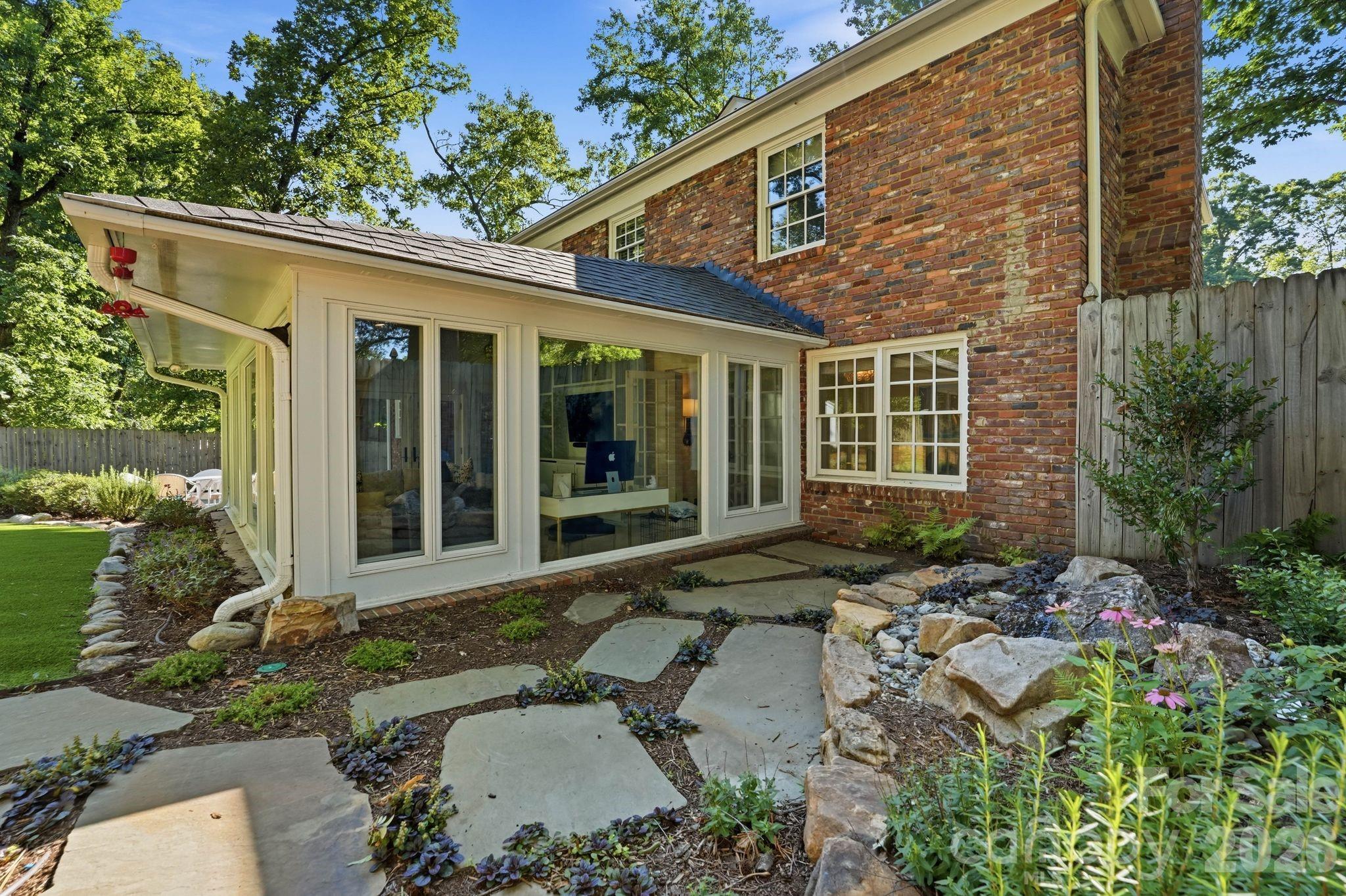 3901 Severn Avenue — Charlotte