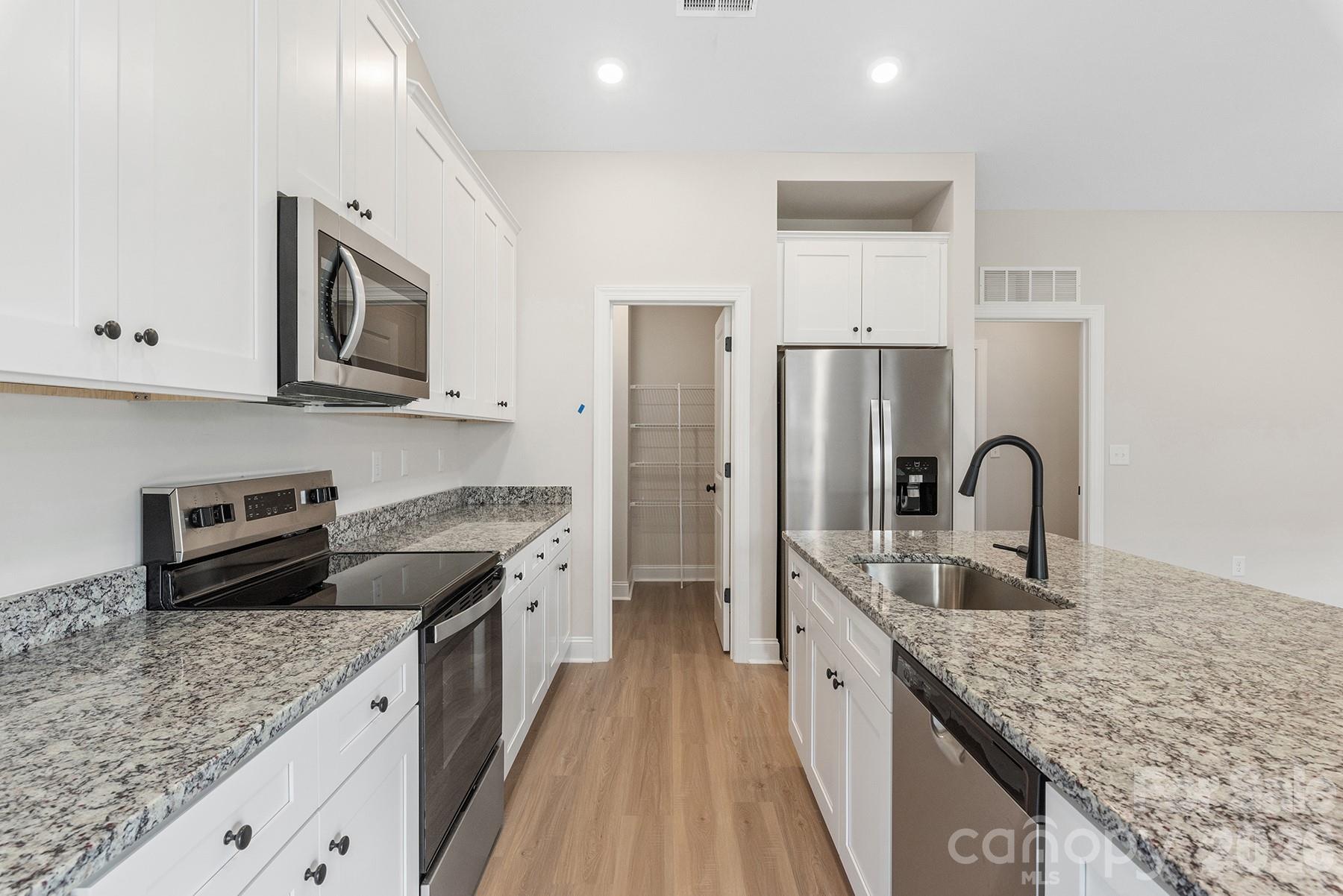 8122 Cravat Court — Charlotte