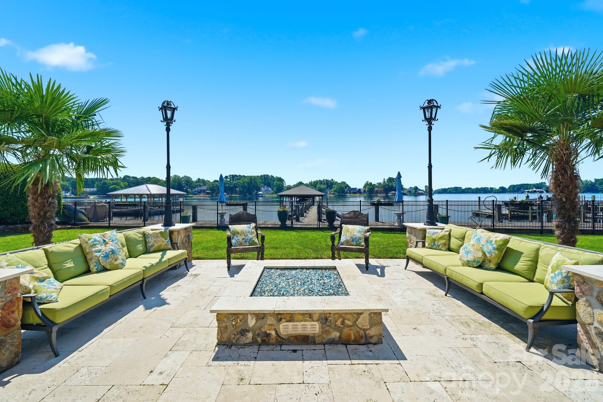 18332 Harbor Light Boulevard — Cornelius