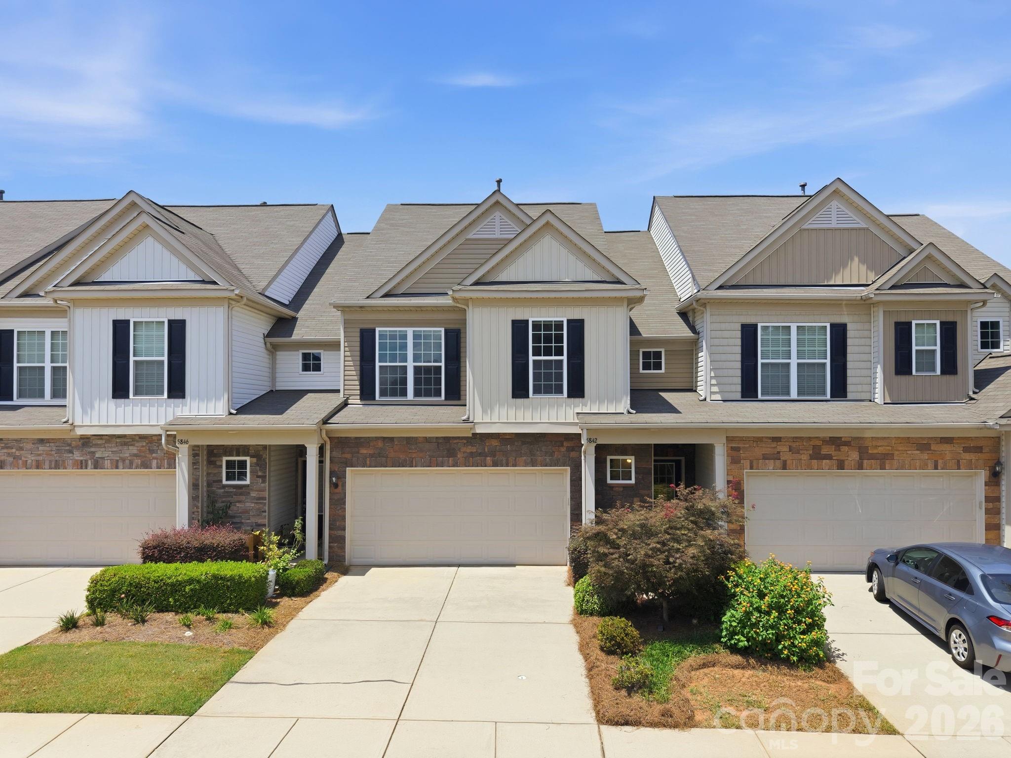 5842 Glassport Lane — Charlotte