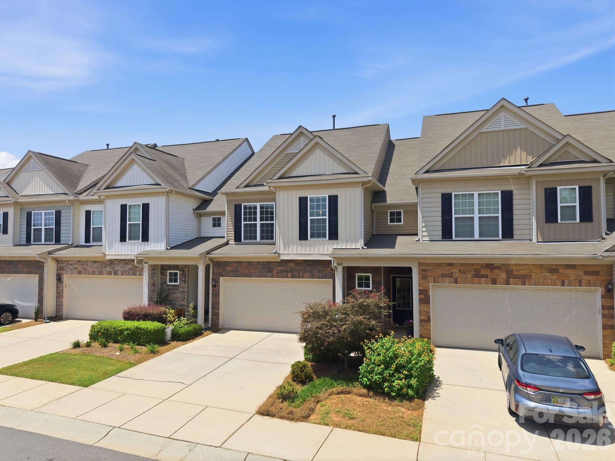 5842 Glassport Lane — Charlotte