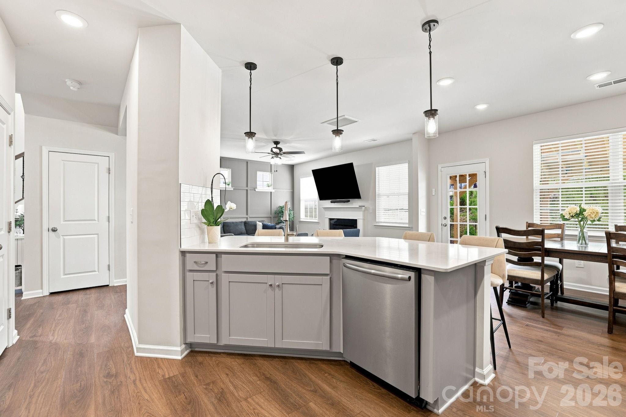 6522 Gopher Road — Lancaster