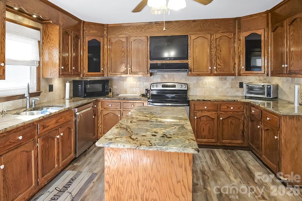 1950 BROWNSTONE Court — Gastonia