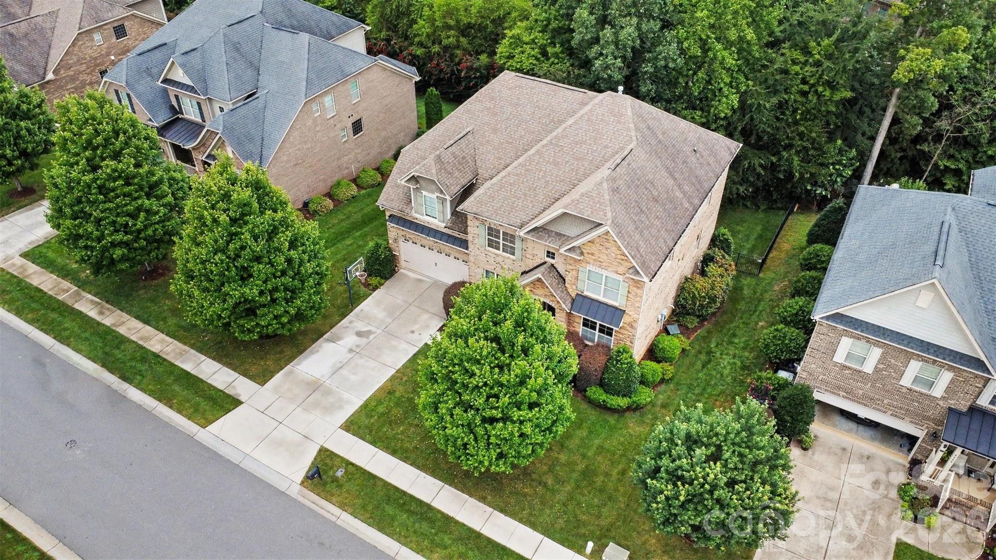 4004 Widgeon Way — Waxhaw