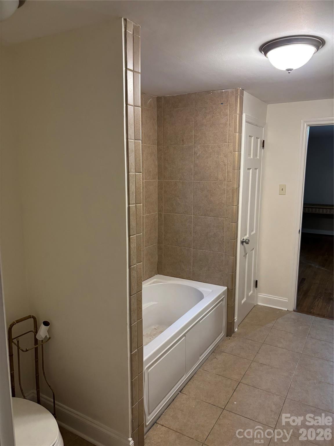 412 Brackenbury Lane — Charlotte