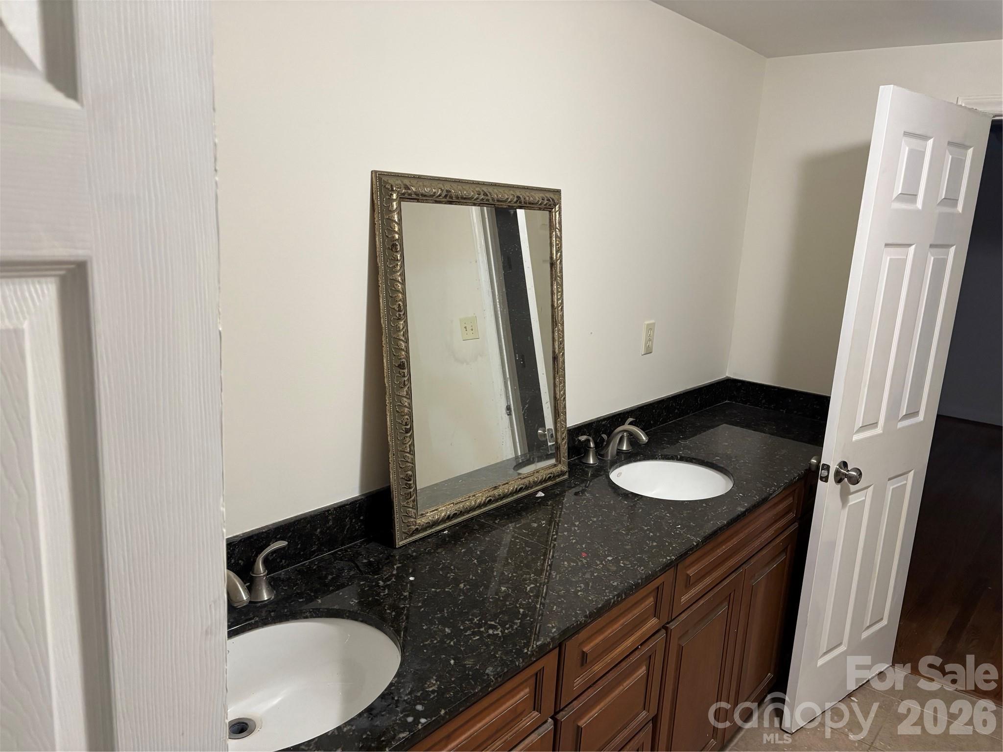 412 Brackenbury Lane — Charlotte