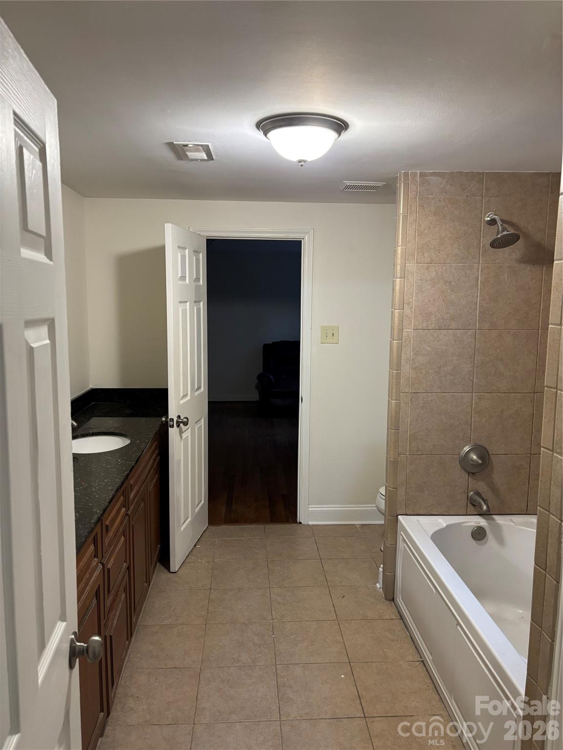 412 Brackenbury Lane — Charlotte