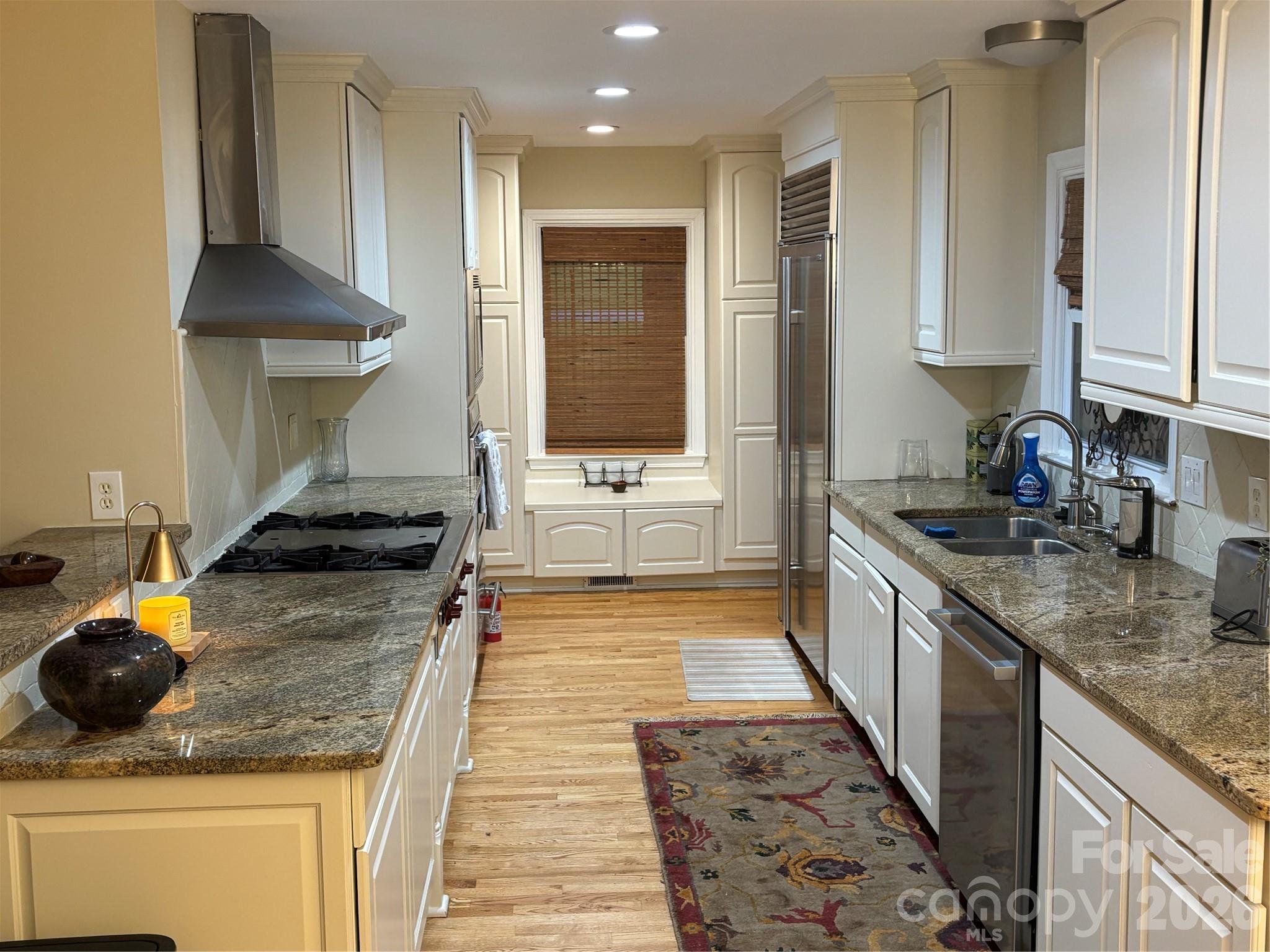 412 Brackenbury Lane — Charlotte
