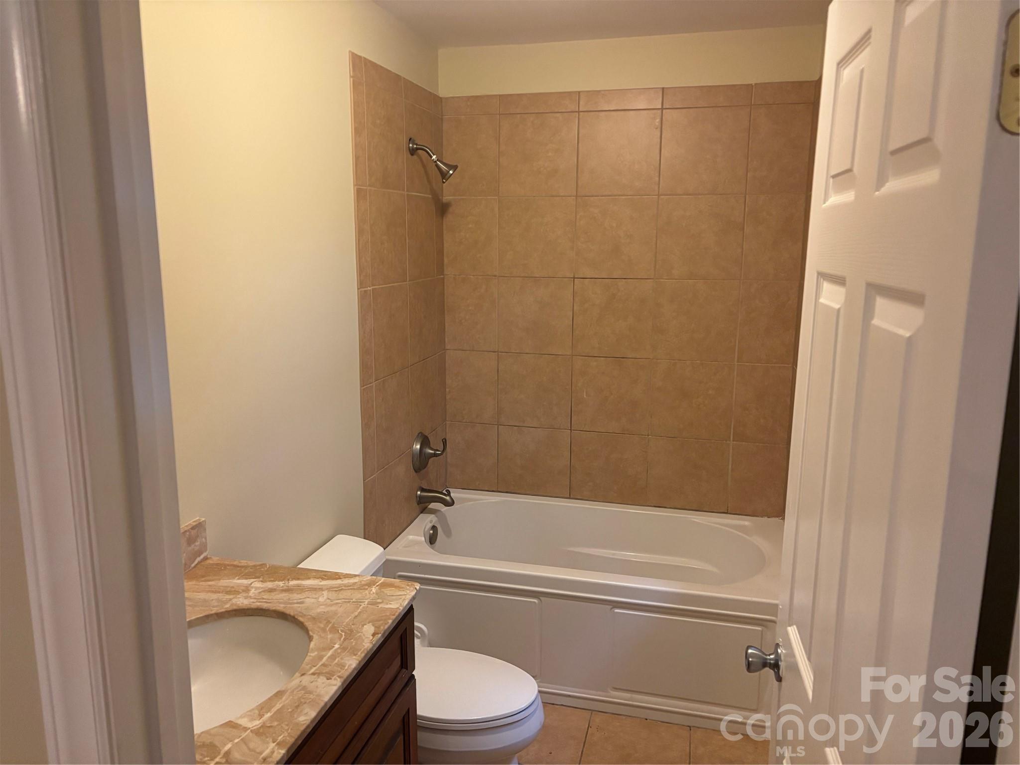 412 Brackenbury Lane — Charlotte