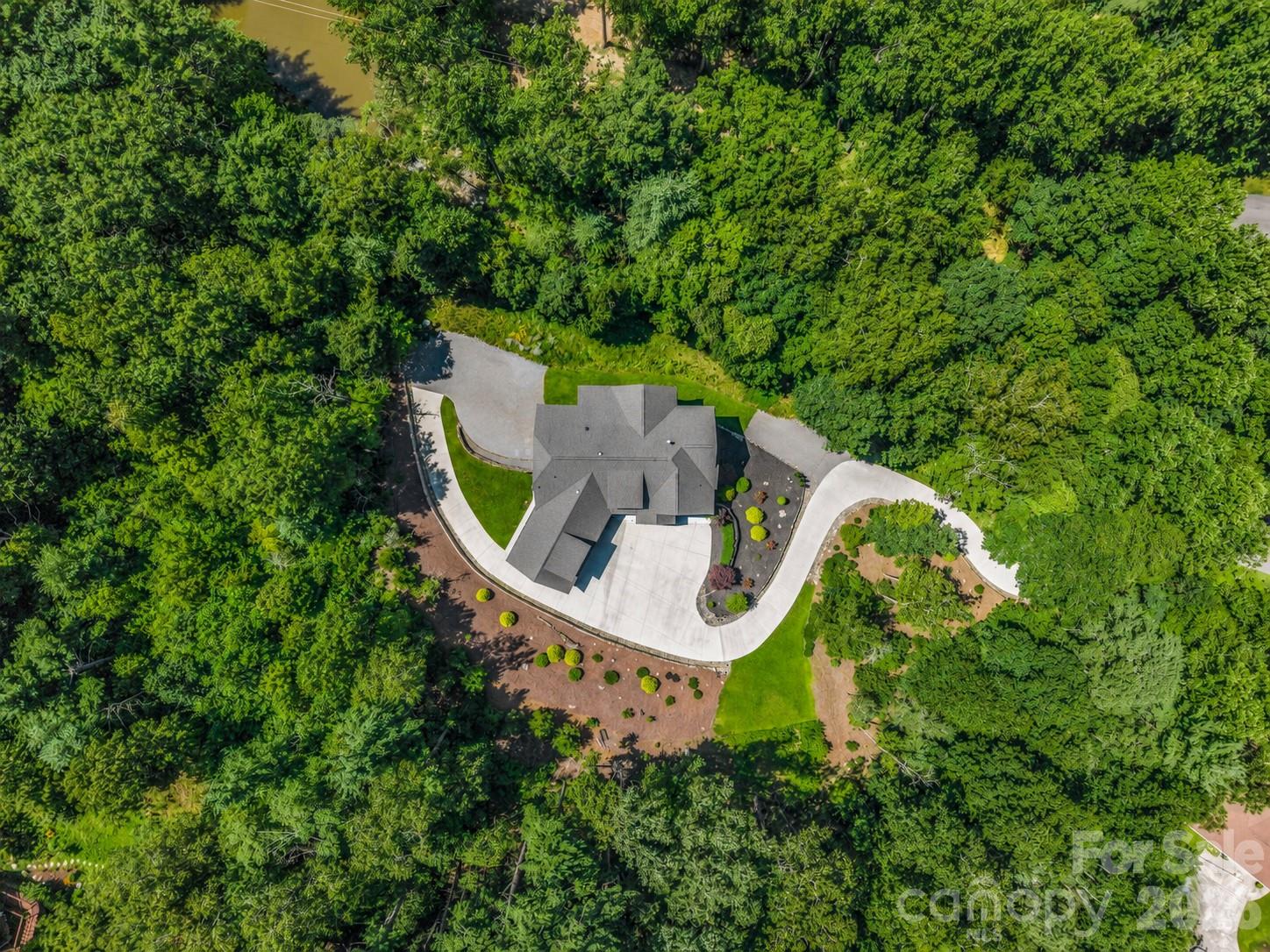 8 Lakeview Drive — Fairview