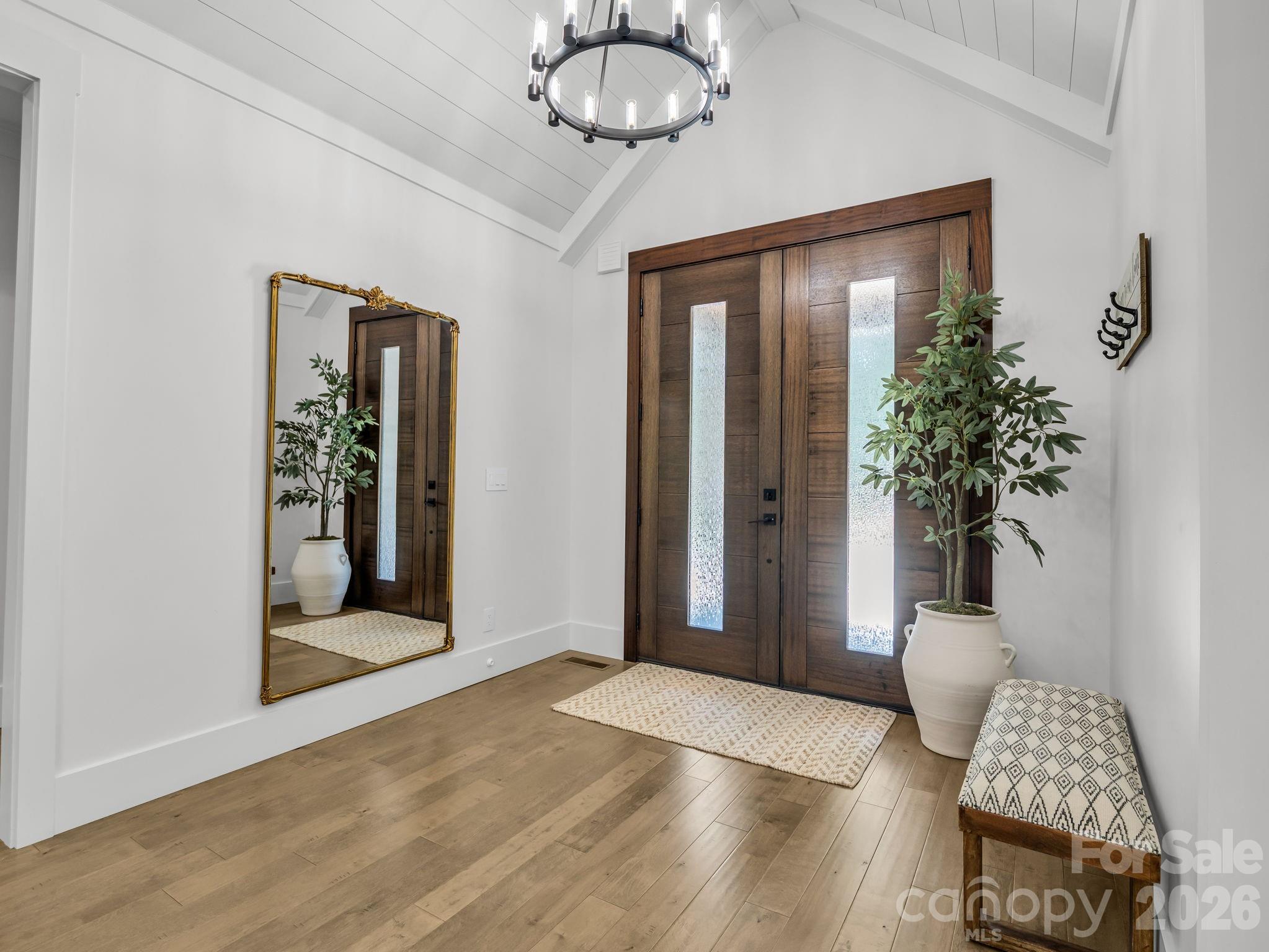8 Lakeview Drive — Fairview