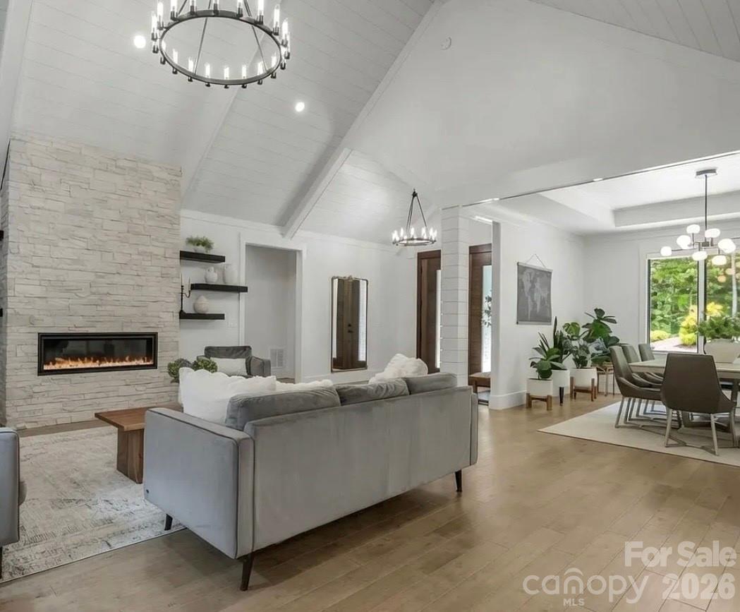 8 Lakeview Drive — Fairview
