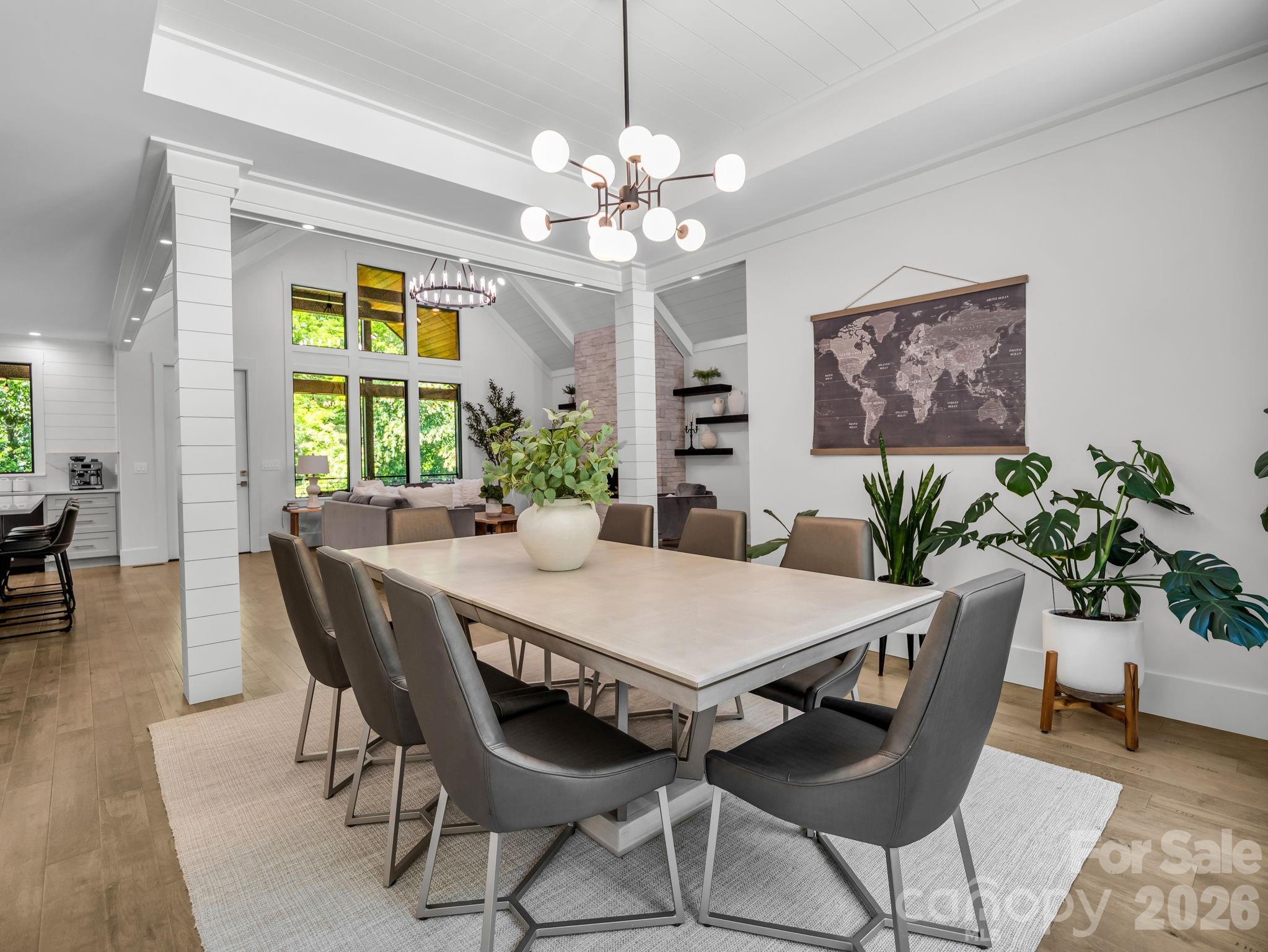 8 Lakeview Drive — Fairview