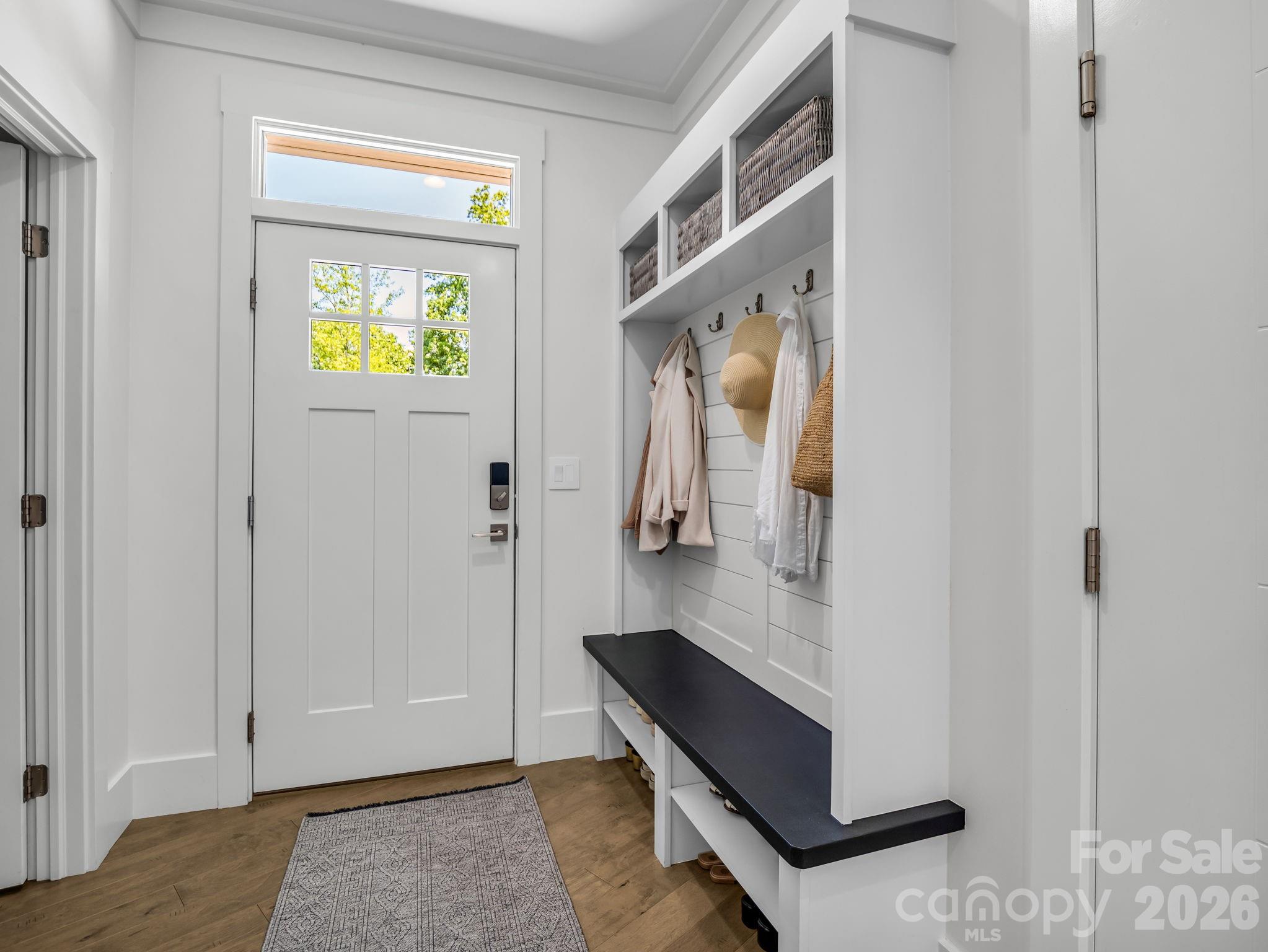 8 Lakeview Drive — Fairview