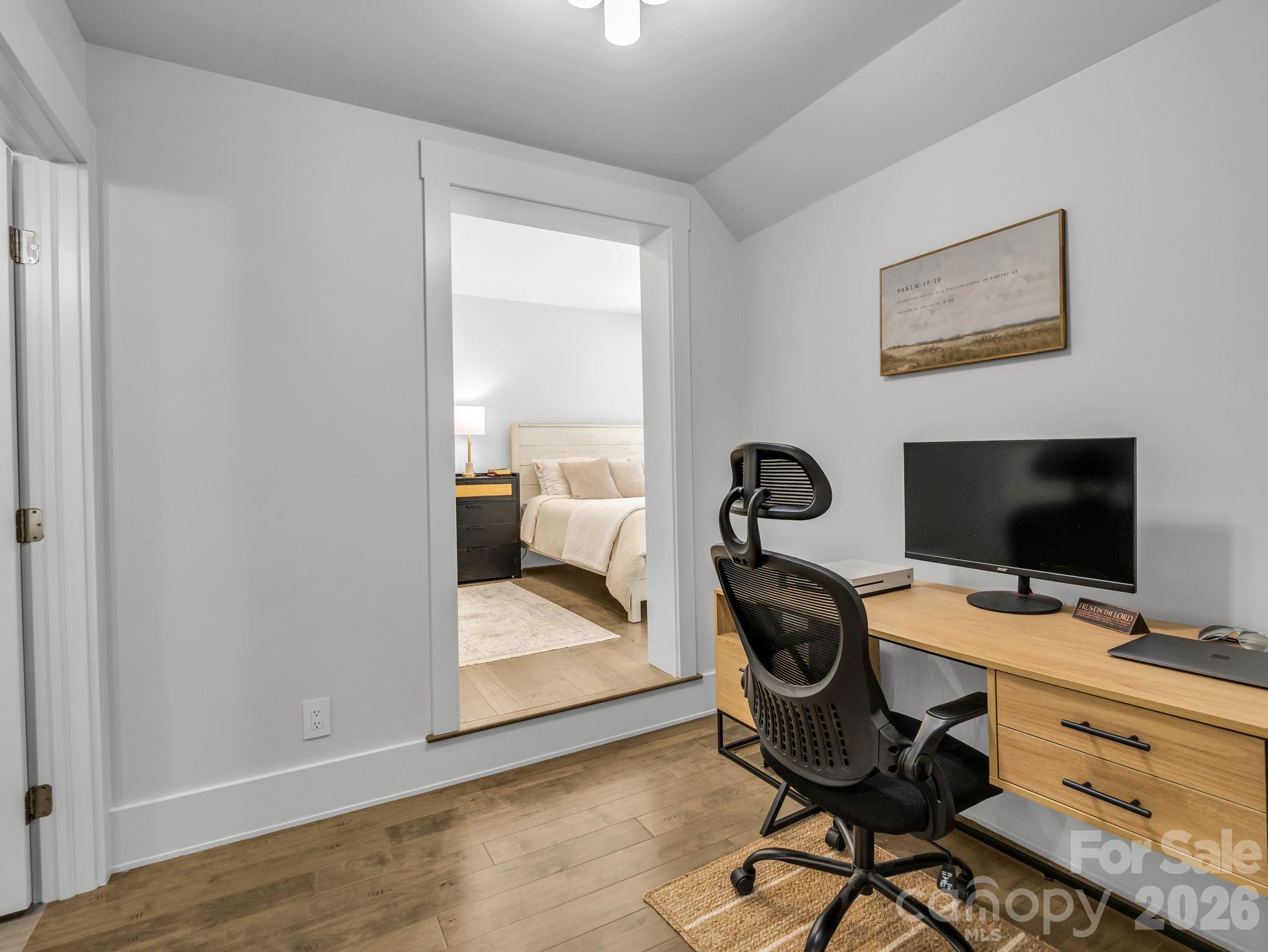 8 Lakeview Drive — Fairview