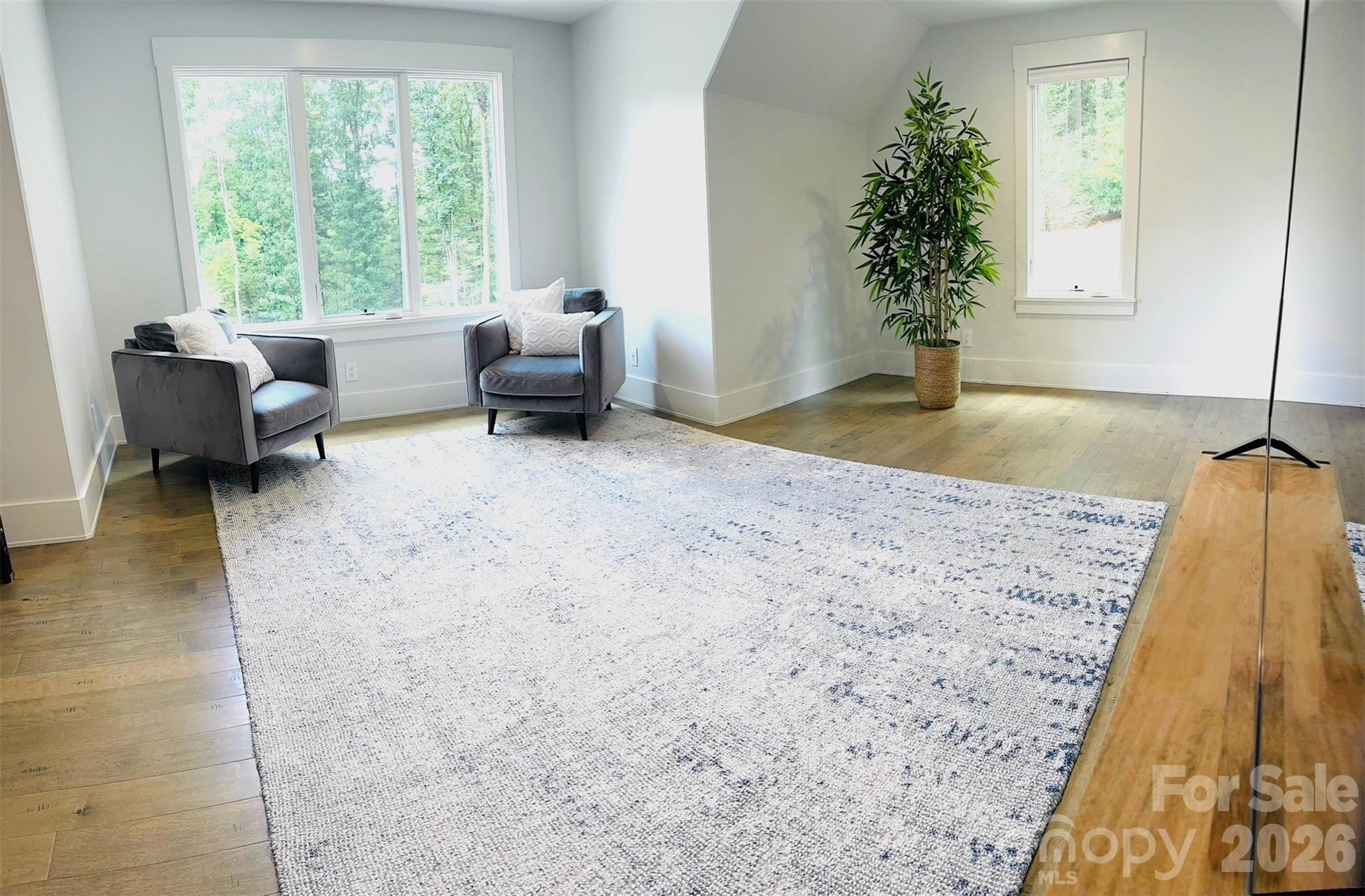 8 Lakeview Drive — Fairview