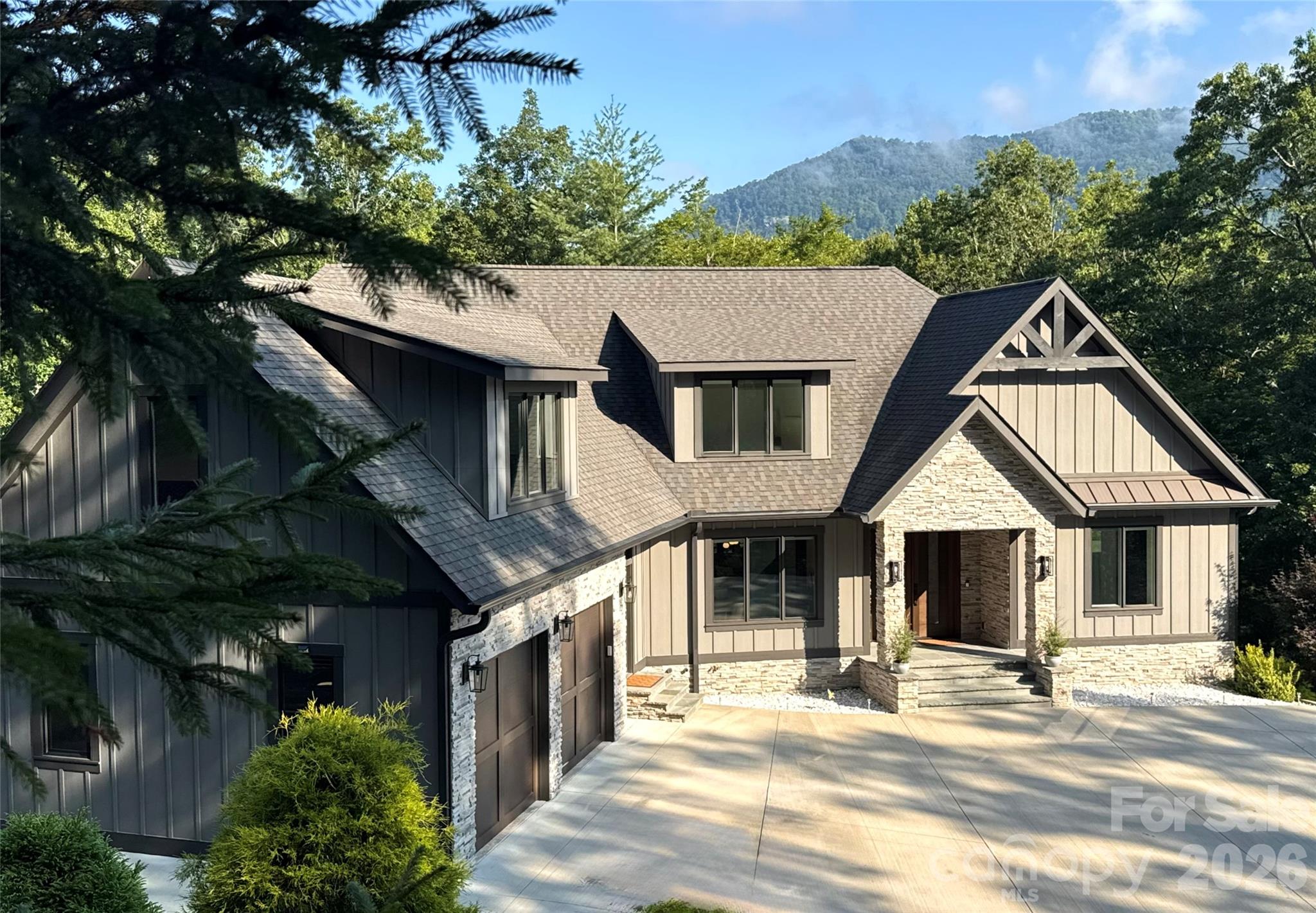8 Lakeview Drive — Fairview