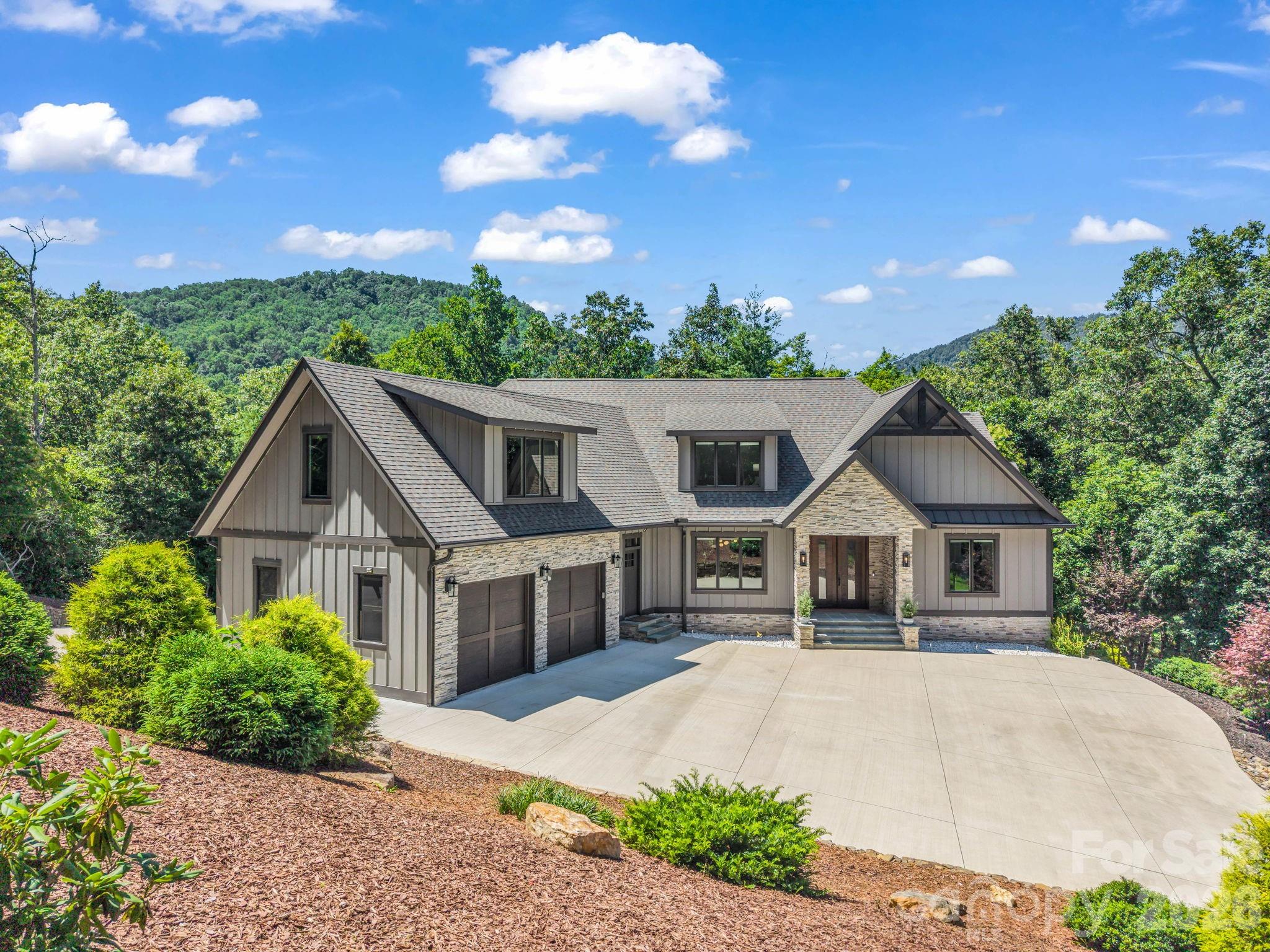 8 Lakeview Drive — Fairview