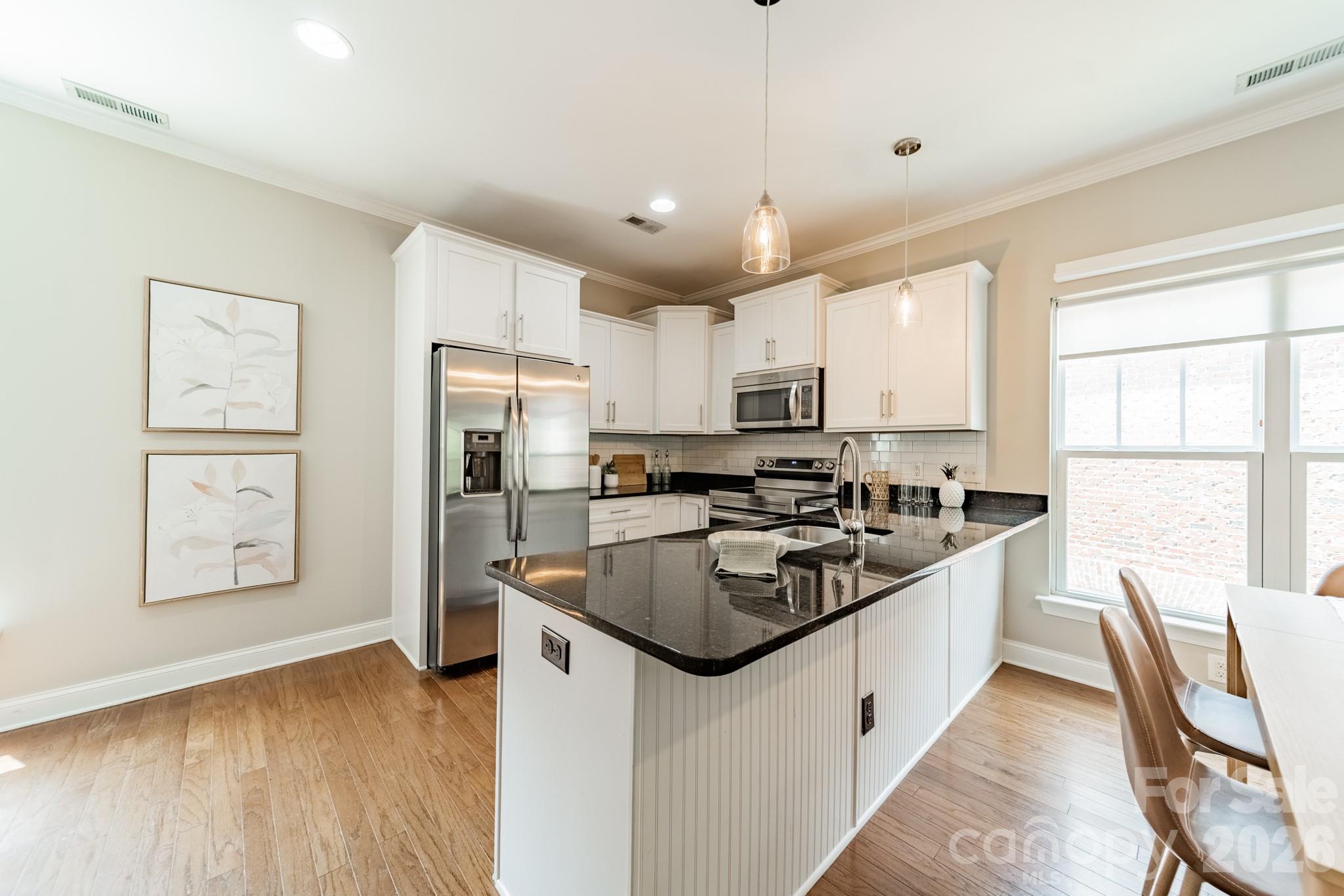 10236 Vanguard Parkway — Huntersville