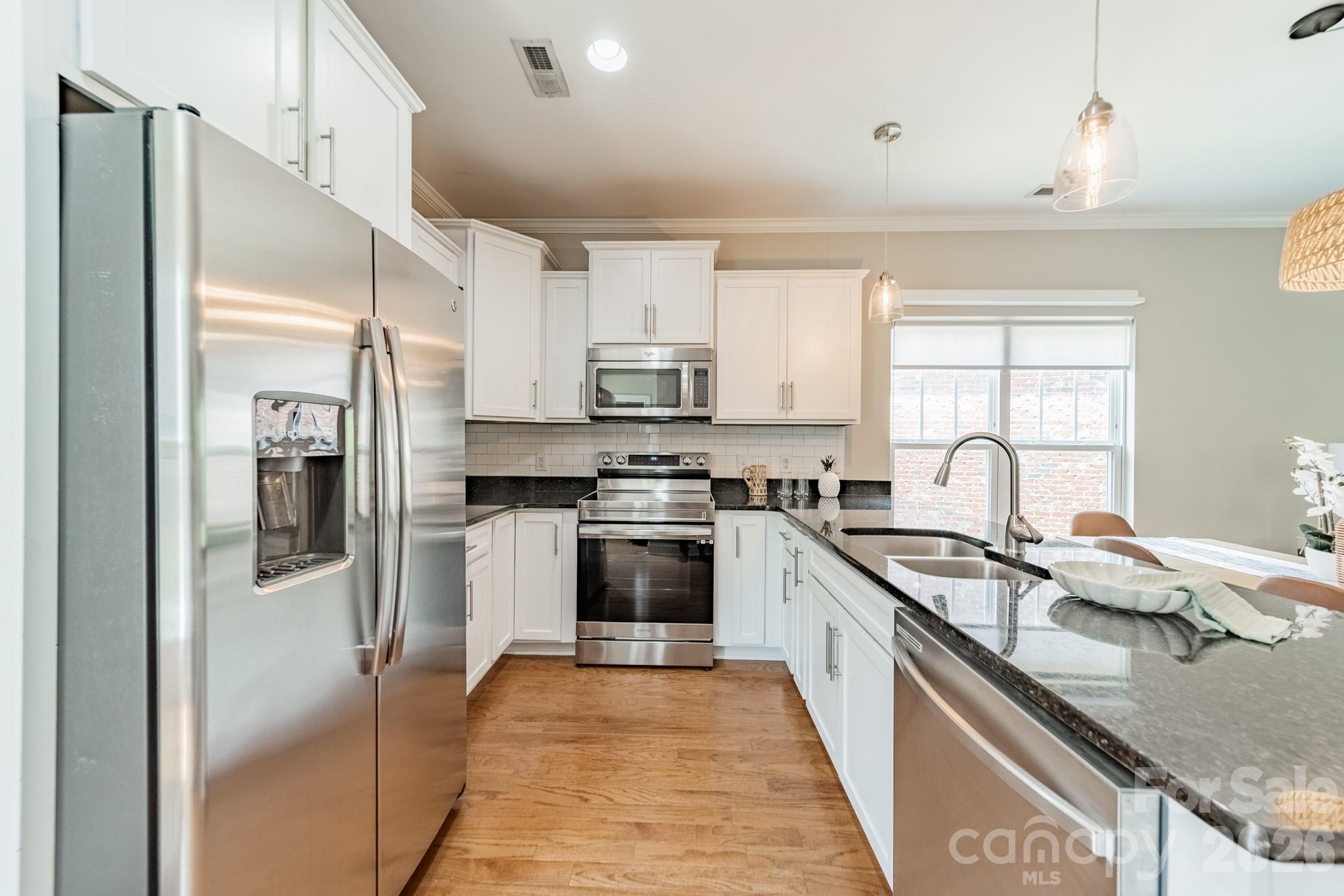 10236 Vanguard Parkway — Huntersville