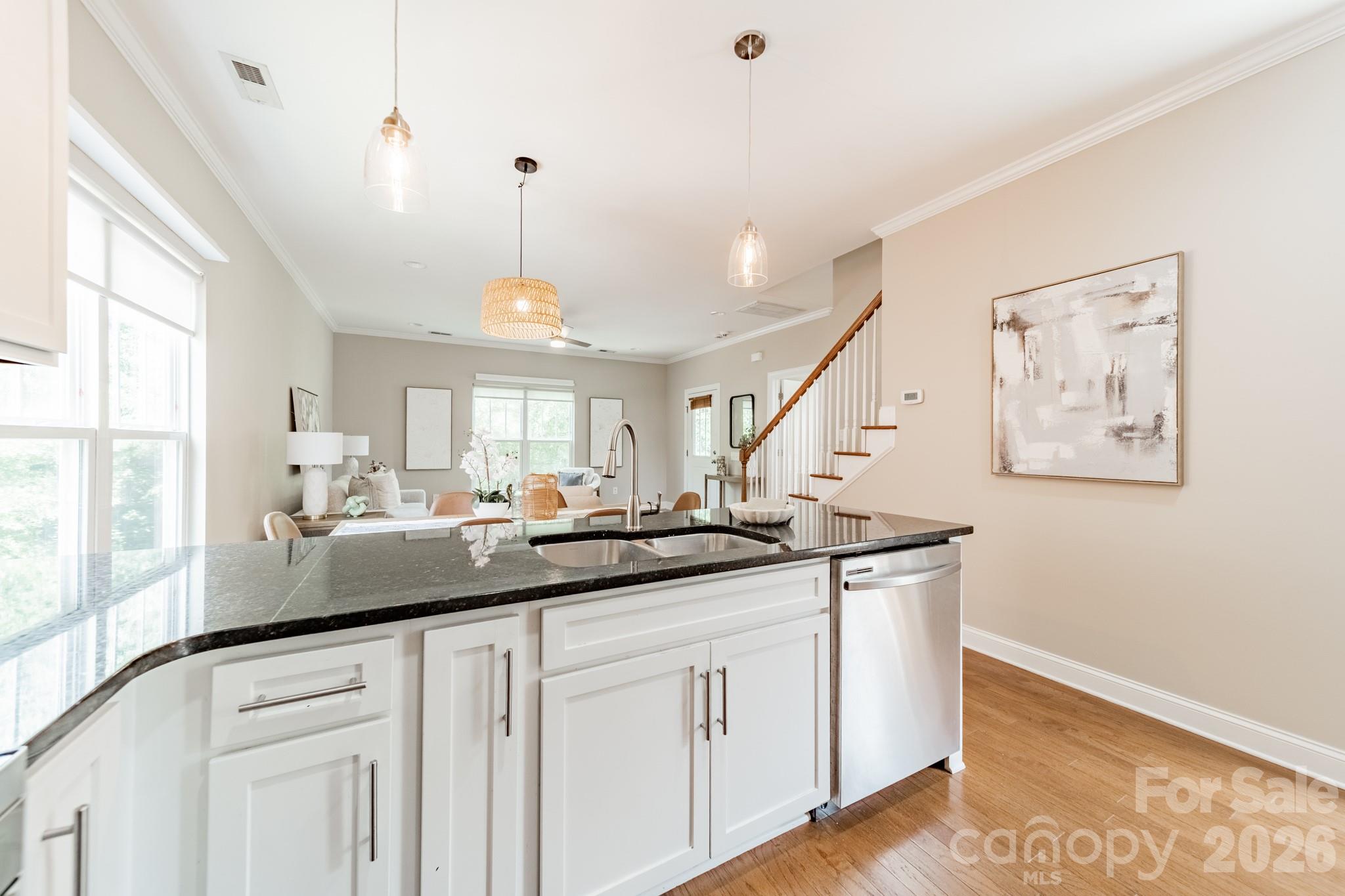 10236 Vanguard Parkway — Huntersville