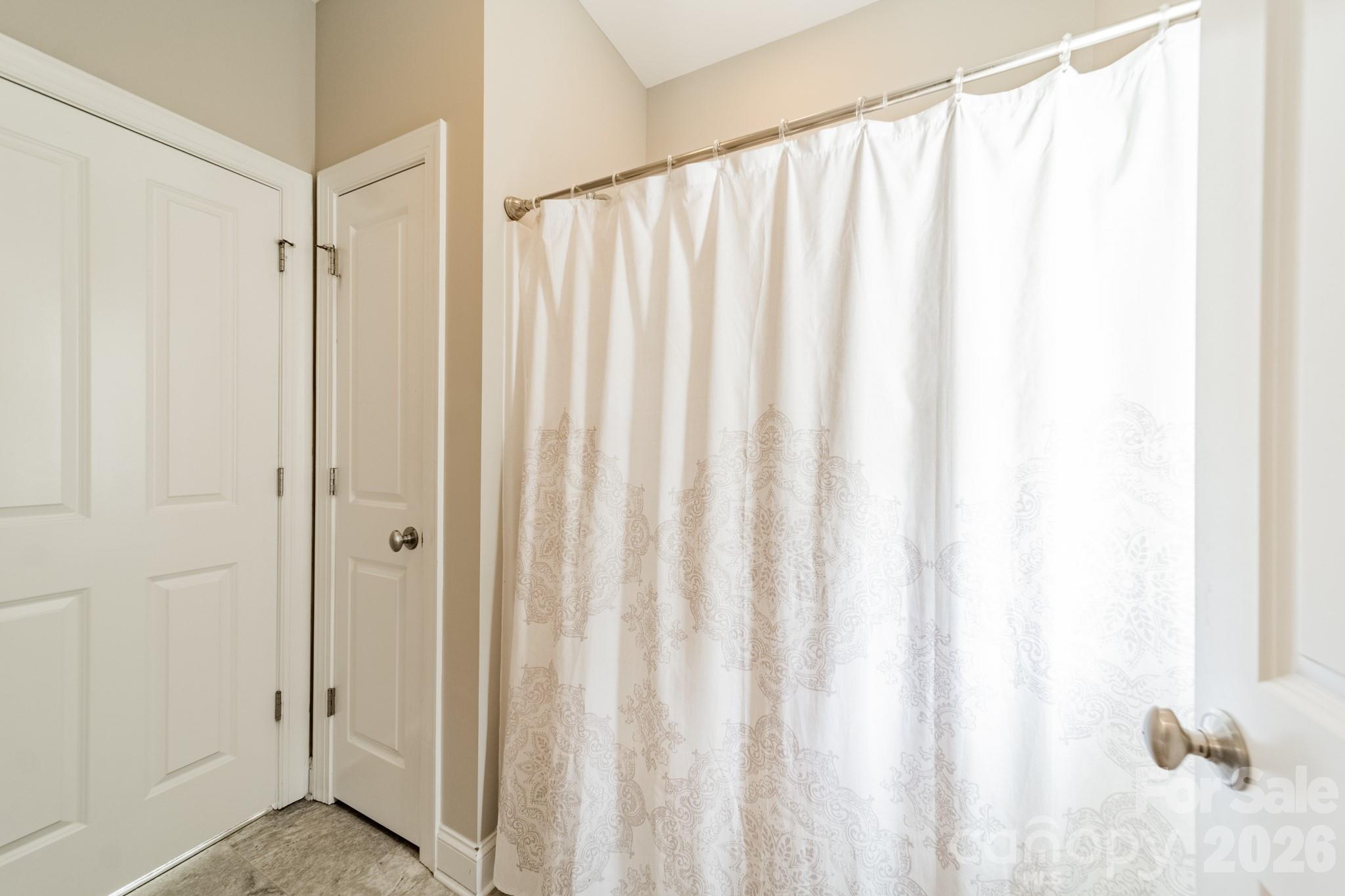 10236 Vanguard Parkway — Huntersville